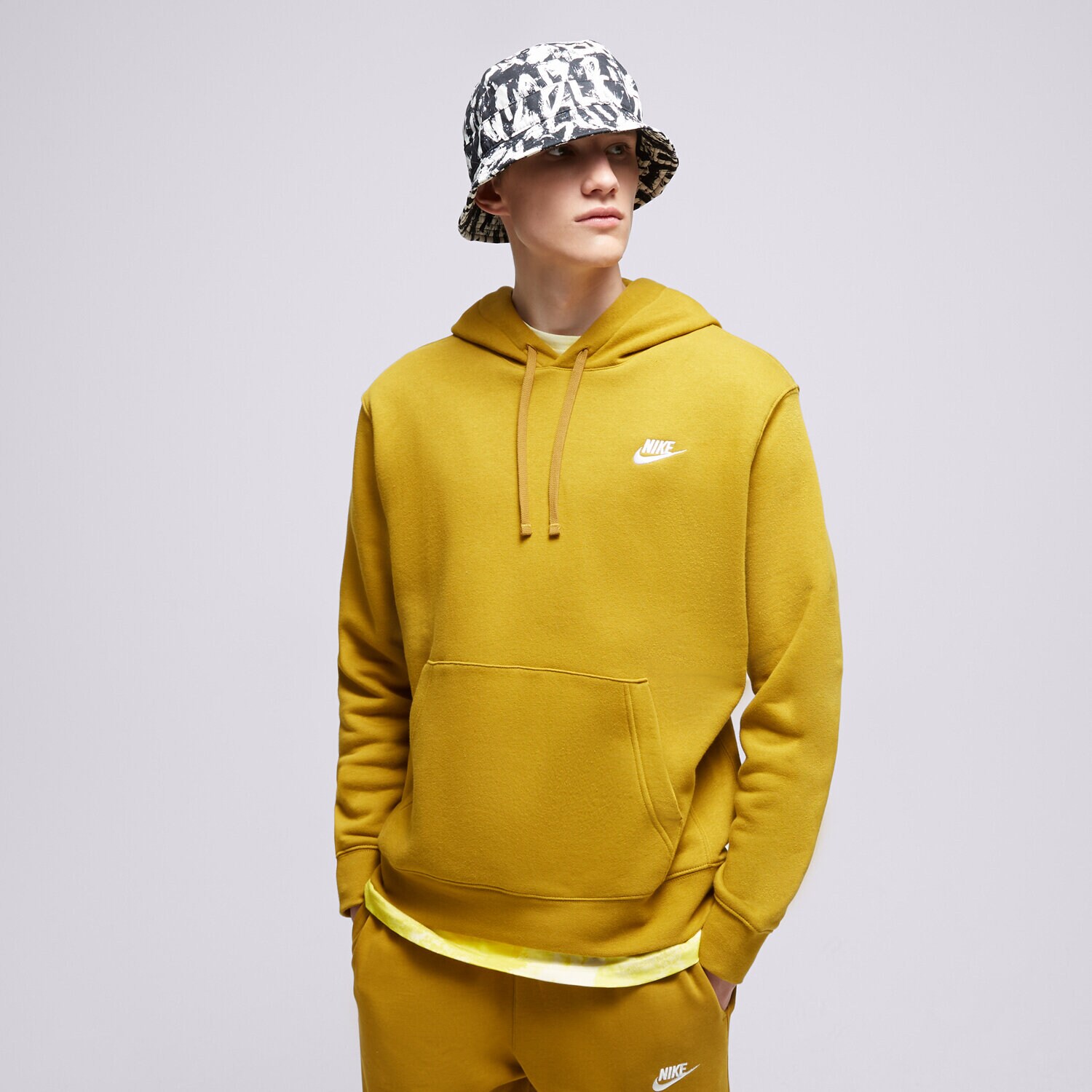 Moški pulover NIKE JOPICA S KAPUCO NIKE SPORTSWEAR CLUB BV2654-716 gorčična