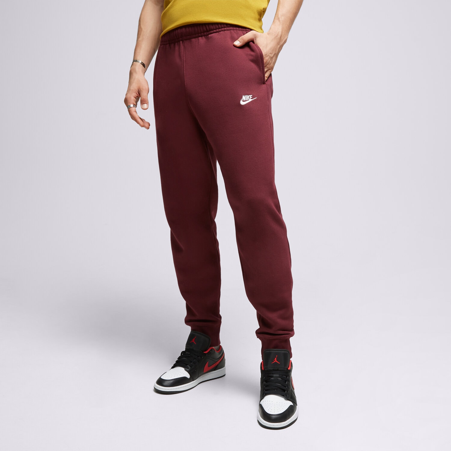 Moški hlače NIKE HLAČE SPORTSWEAR CLUB FLEECE BV2671-681 bordo
