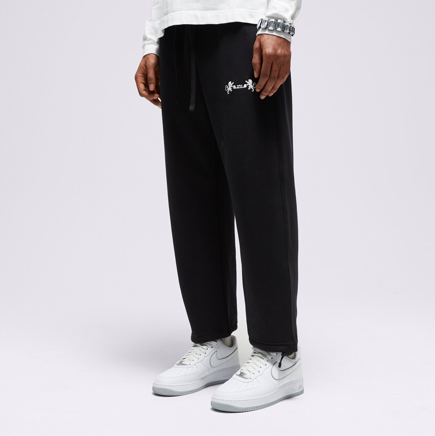 Moški hlače NIKE HLAČE LJ M NK OPEN HEM BRSH FLC PNT NBA FB7127-010 črna
