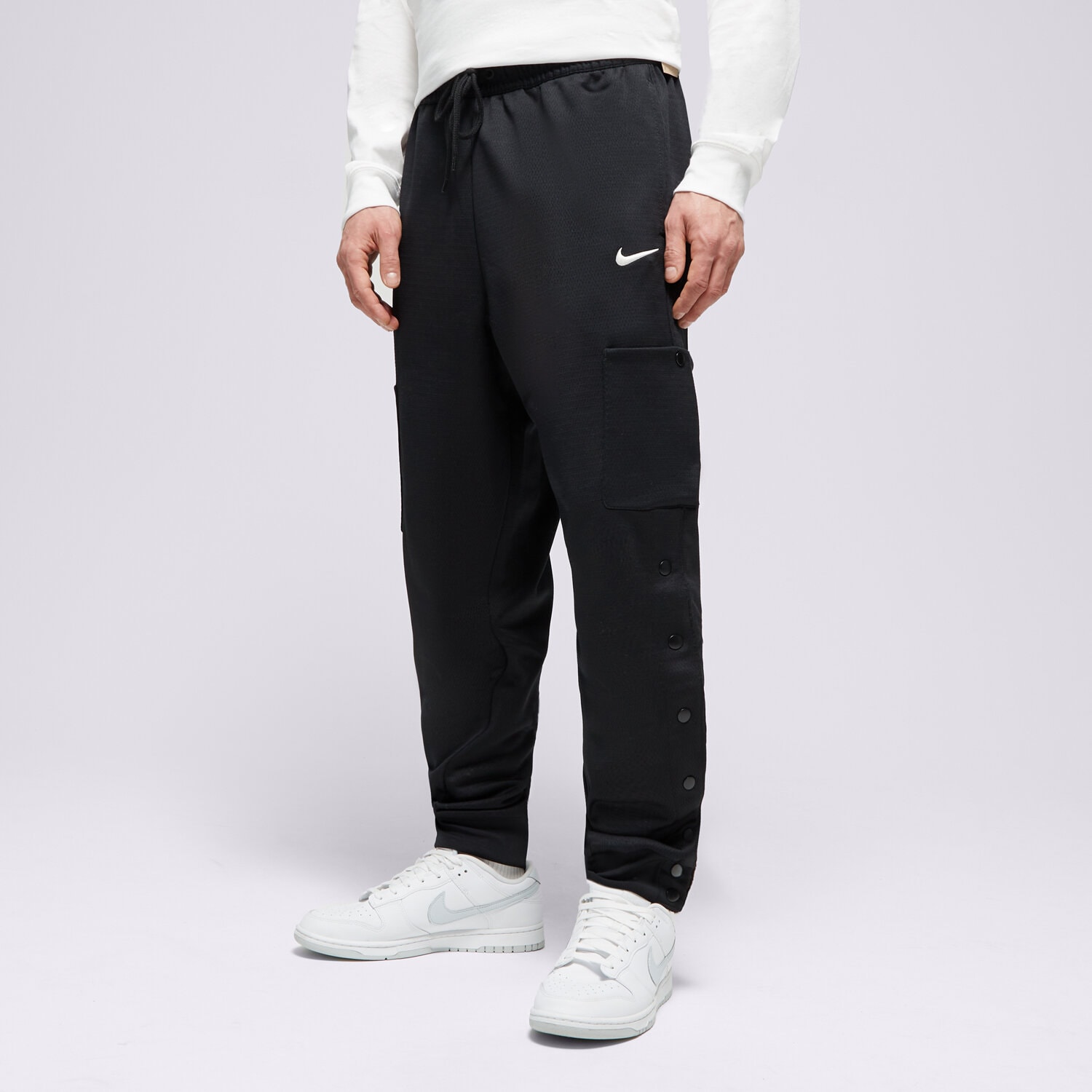 Moški hlače NIKE HLAČE M NK TF CARGO SSNL NBA FB7109-010 črna
