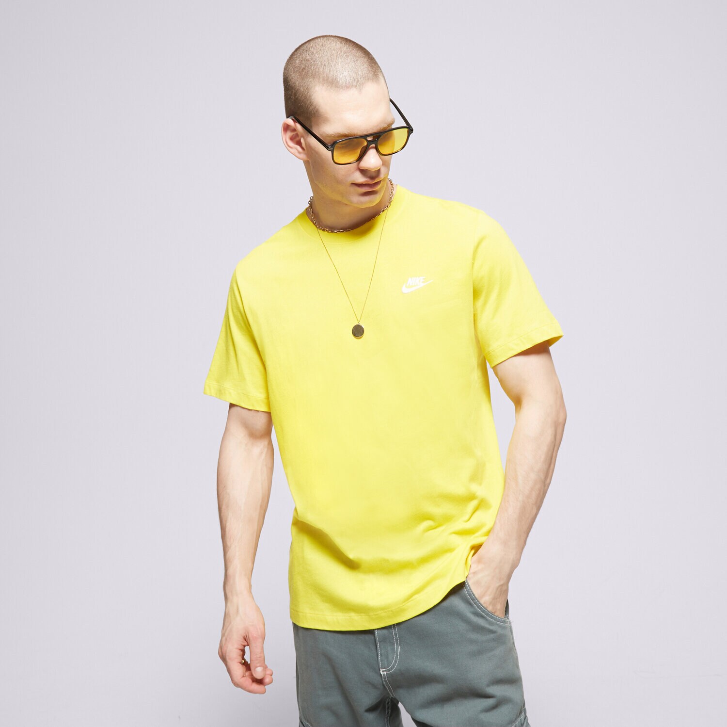 Moška majica s kratkimi rokavi NIKE T-SHIRT SPORTSWEAR CLUB AR4997-718 rumena