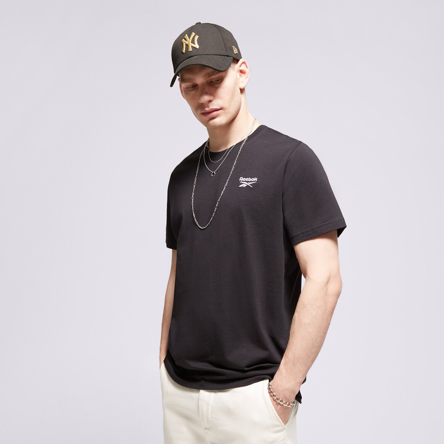 Moška majica s kratkimi rokavi REEBOK T-SHIRT SS RI LEFT CHEST LOGO 100054973 črna