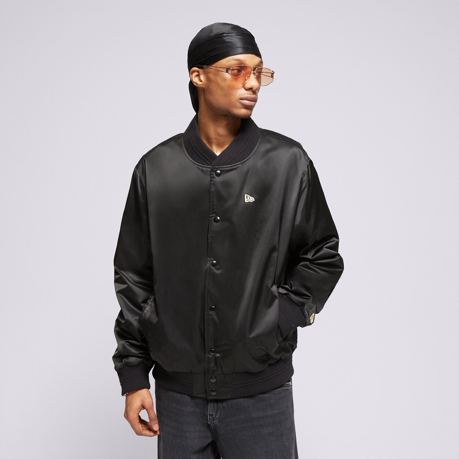 Moška zimska jakna NEW ERA JAKNA NE SATIN BOMBER NONE 60435373 črna