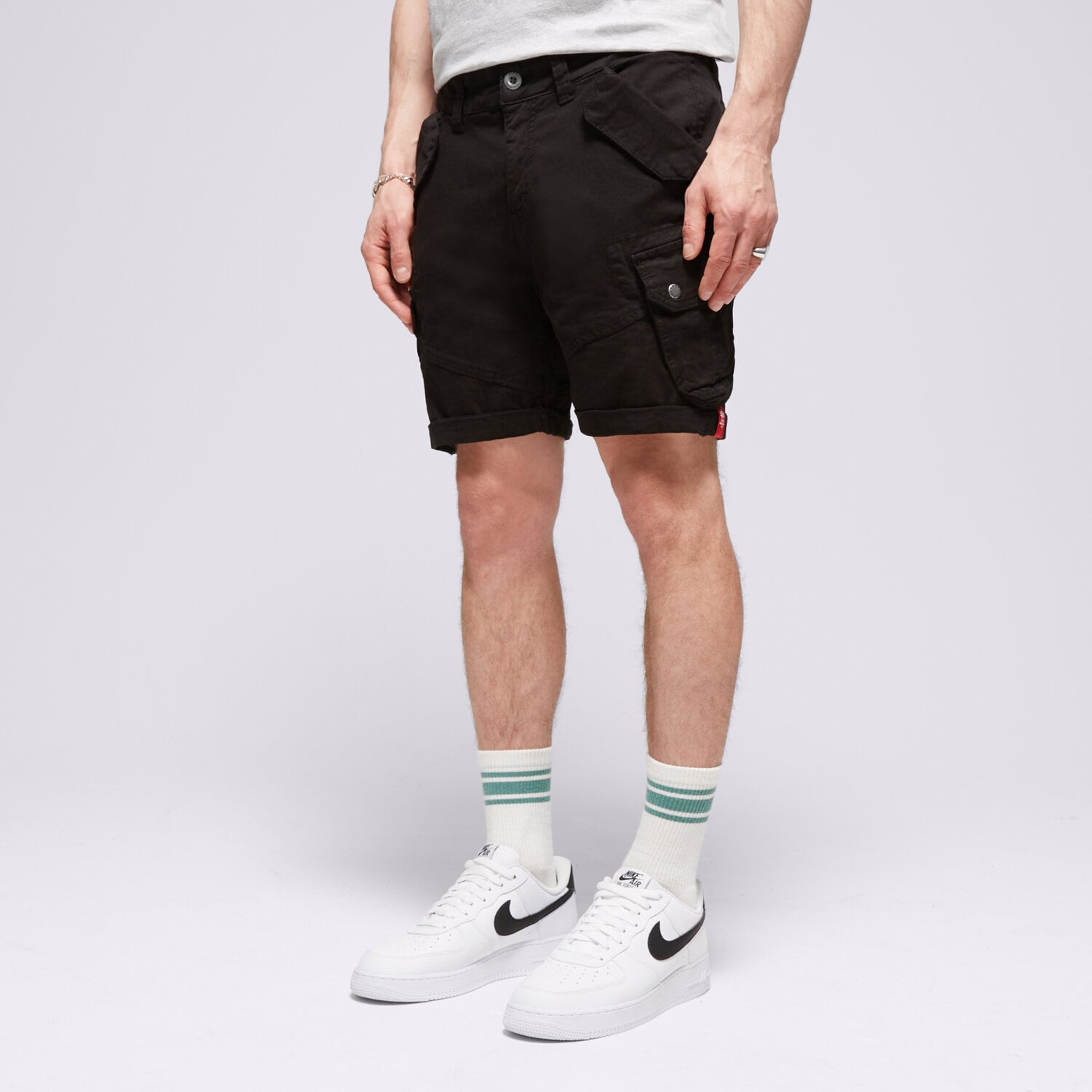 Moški kratke hlače ALPHA INDUSTRIES KRATKE HLAČE COMBAT SHORT 11621003 črna