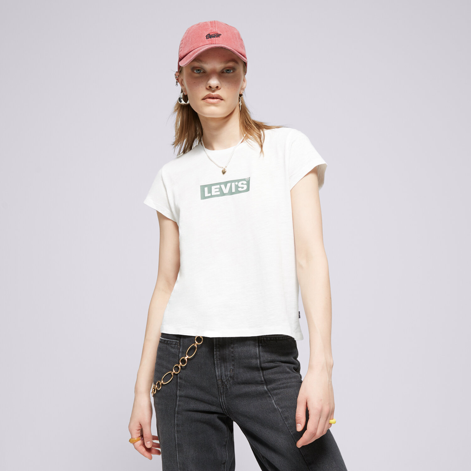 Ženska majica s kratkimi rokavi LEVI'S T-SHIRT GRAPHIC AUTHENTIC TSHIRT WHITES A6126-0039 bela