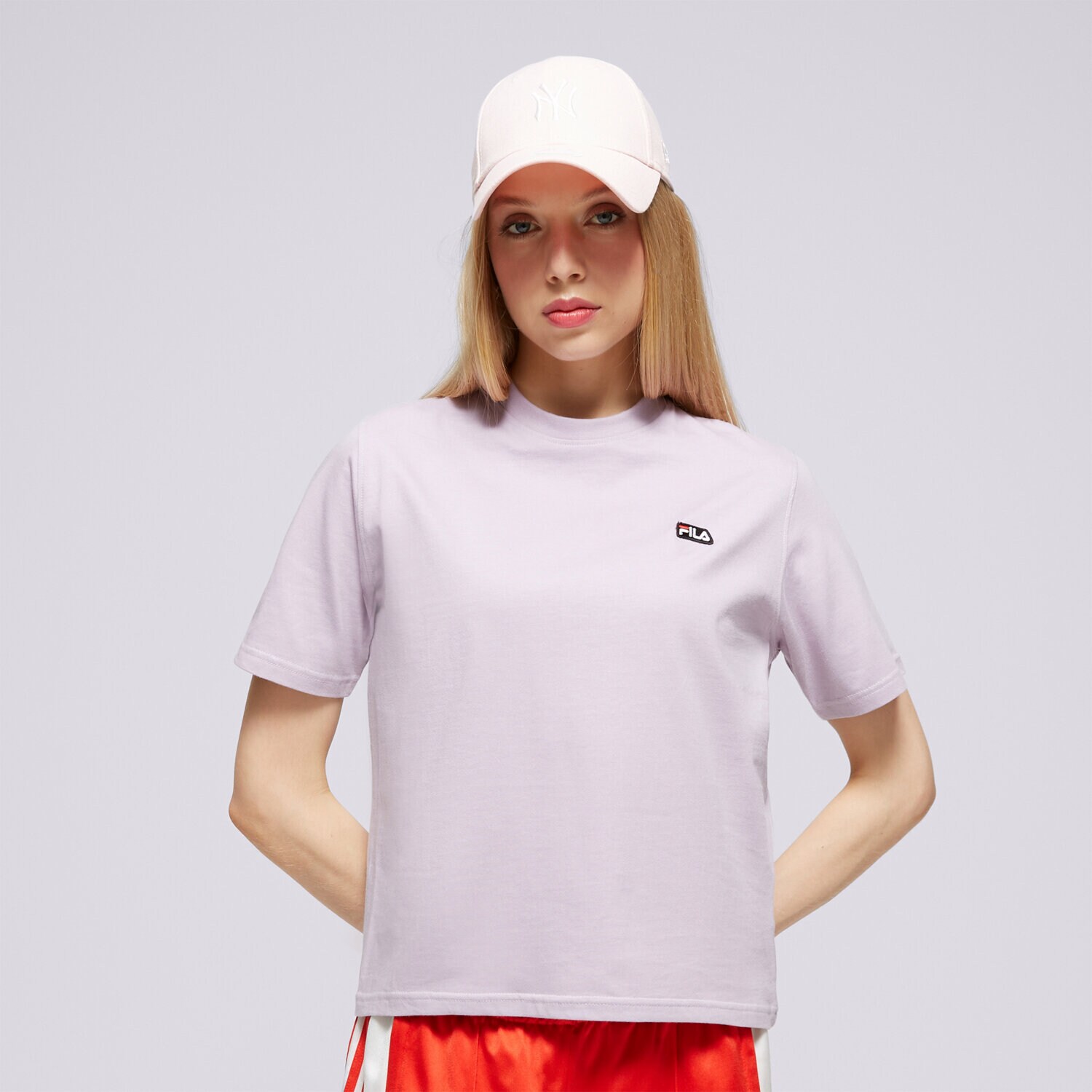 Ženska majica s kratkimi rokavi FILA T-SHIRT BADGE LOGO TEE FI124TSD70988 vijolična