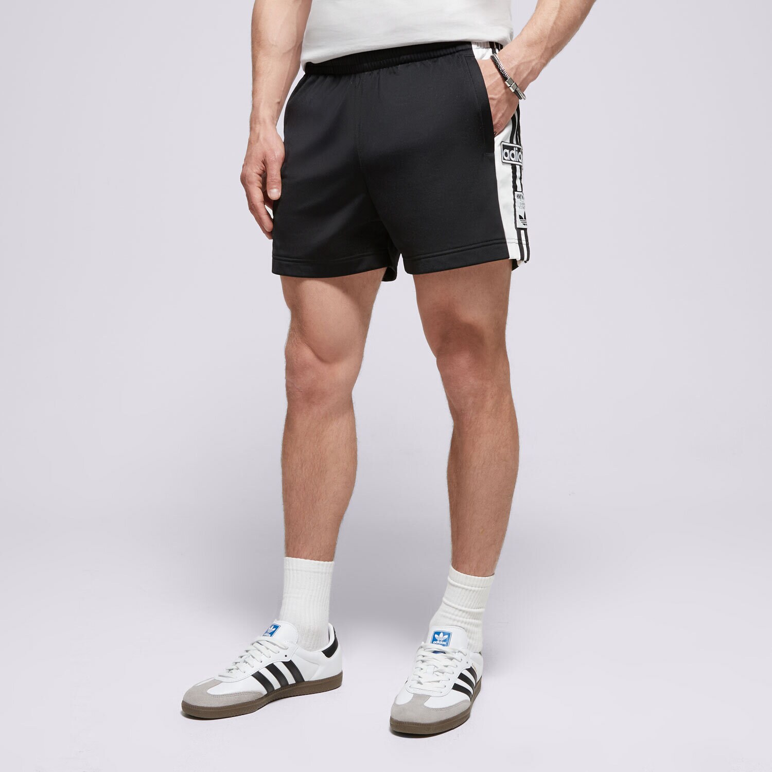 Ženske kratke hlače ADIDAS KRATKE HLAČE ADIBREAK SHORT IU2518 črna