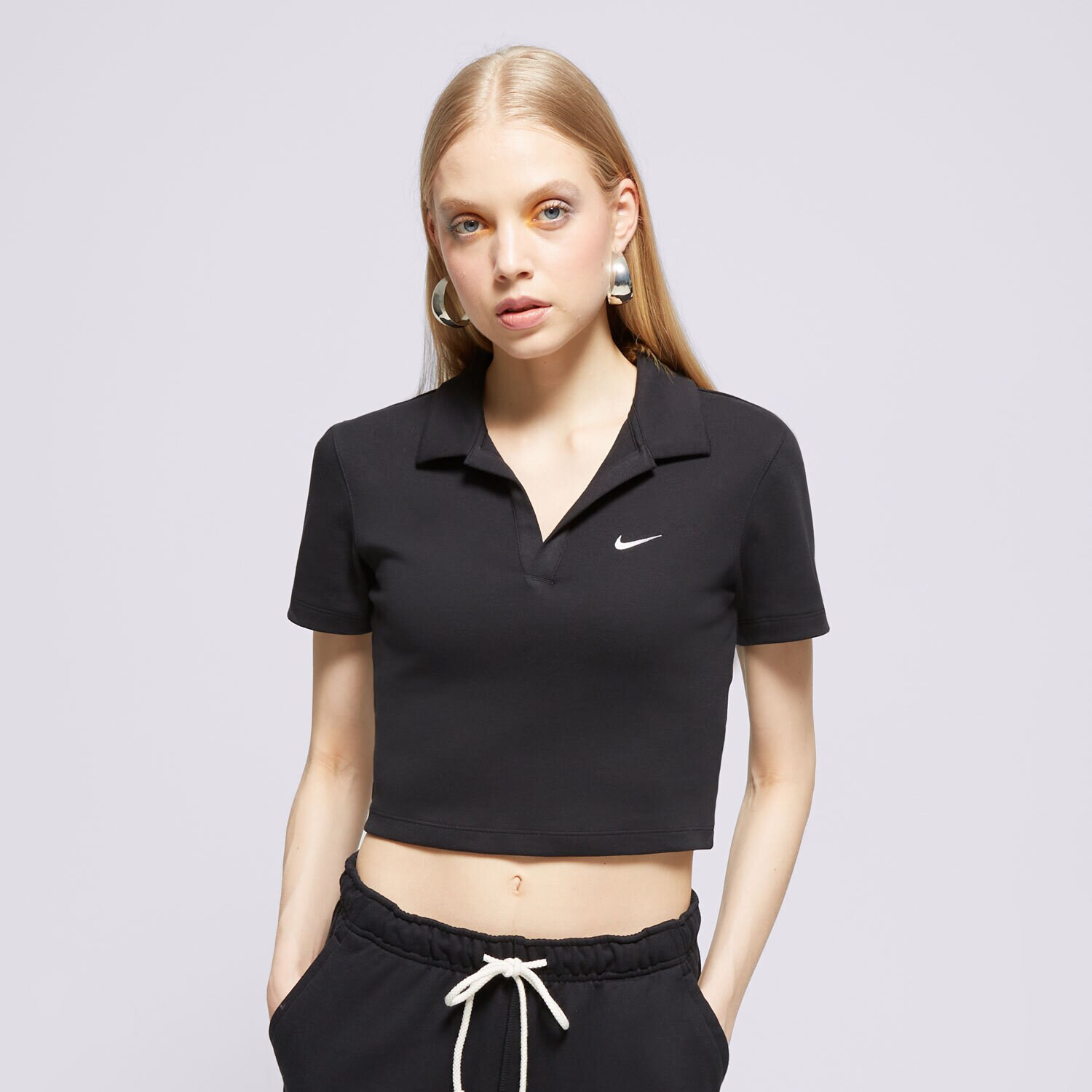 Ženska majica s kratkimi rokavi NIKE T-SHIRT W NSW ESSNTL SS POLO CRP MAJICA DV7884-010 črna