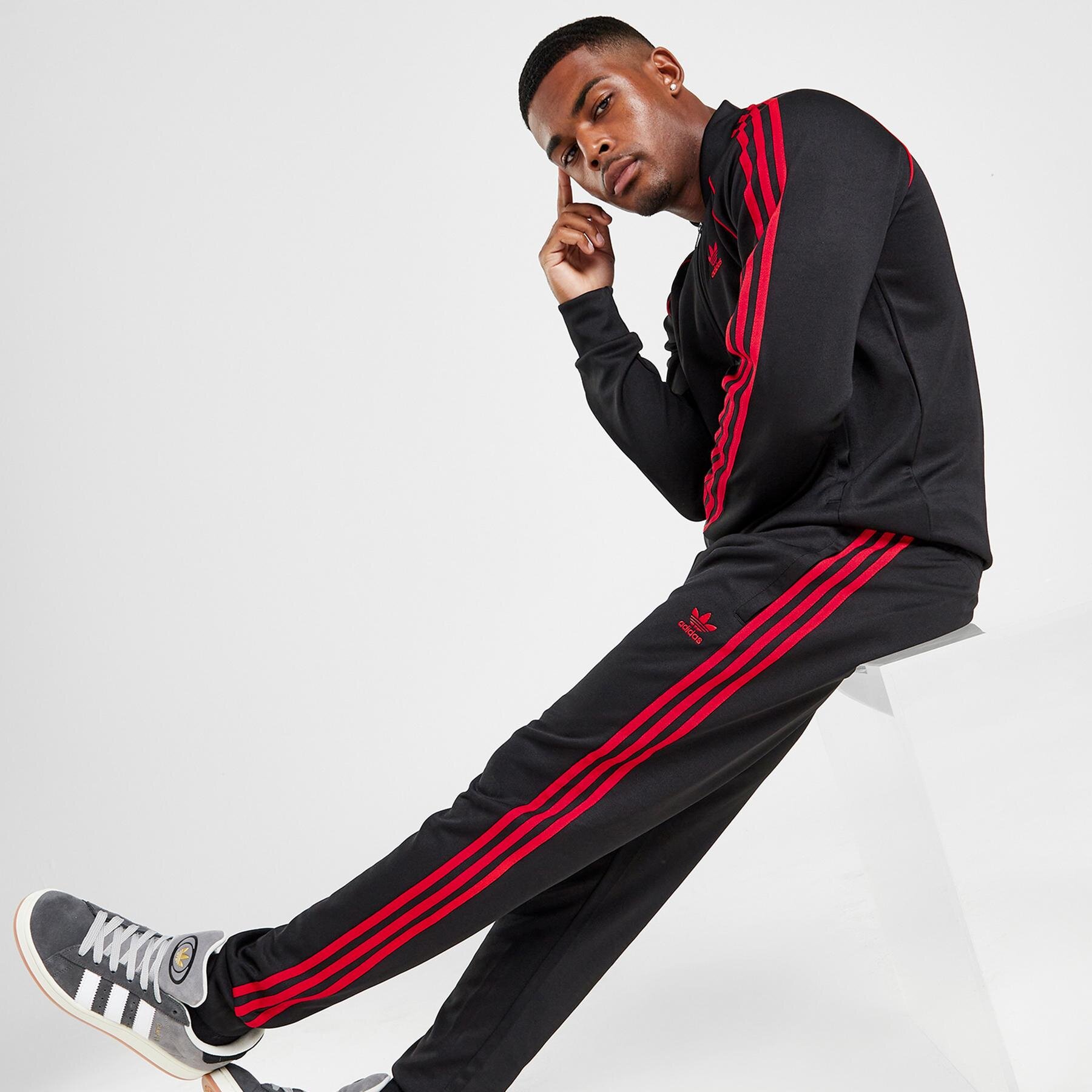 Moški hlače ADIDAS HLAČE SSTAR TP BLK/RED IT7139 črna