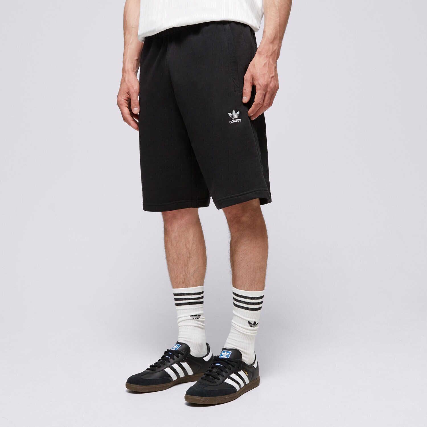 Moški kratke hlače ADIDAS KRATKE HLAČE ESSENTIAL SHORT IR6849 črna