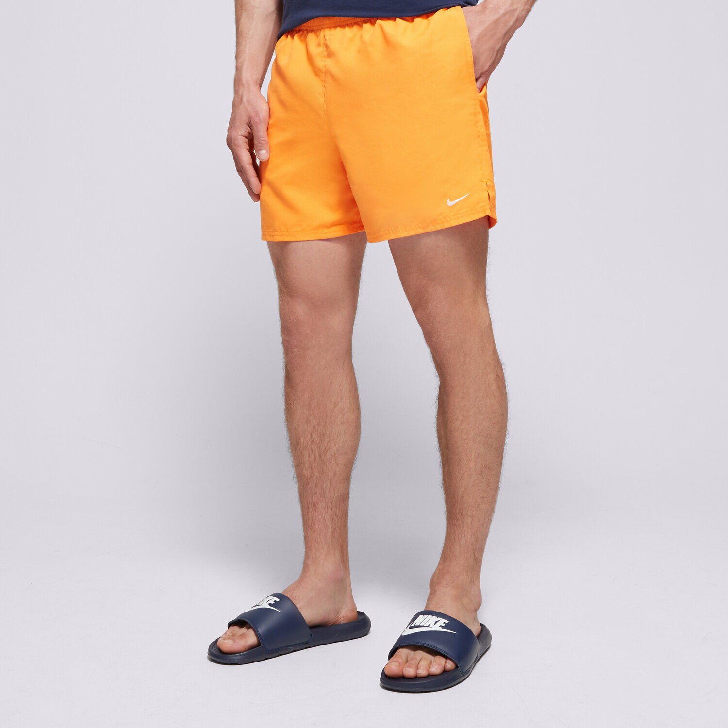 Moški kratke hlače NIKE SWIM KRATKE HLAČE NIKE ESSENTIAL 5" SHORTS NESSA560-811 oranžna