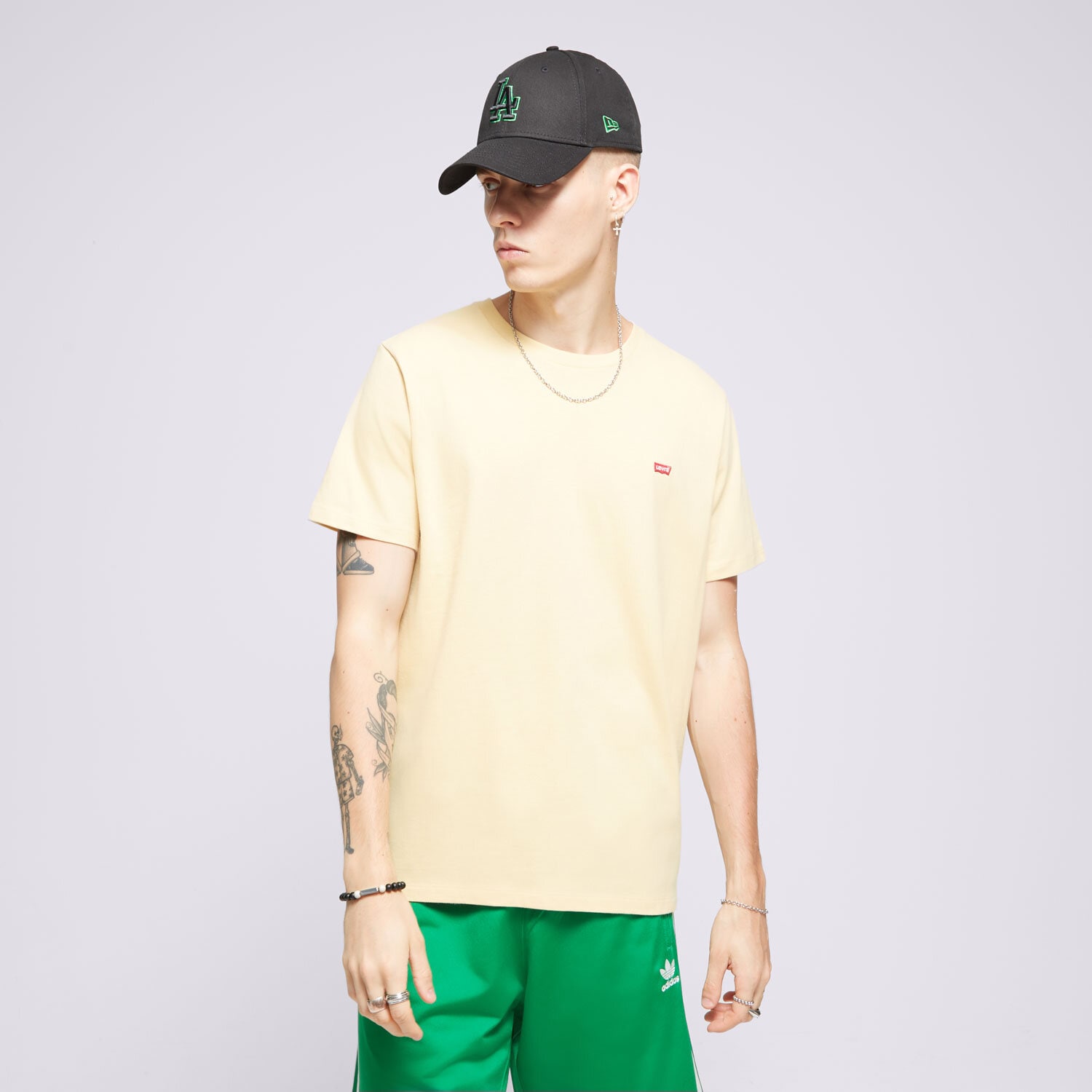 Moška majica s kratkimi rokavi LEVI'S T-SHIRT SS ORIGINAL HM TEE NEUTRALS 56605-0205 rumena