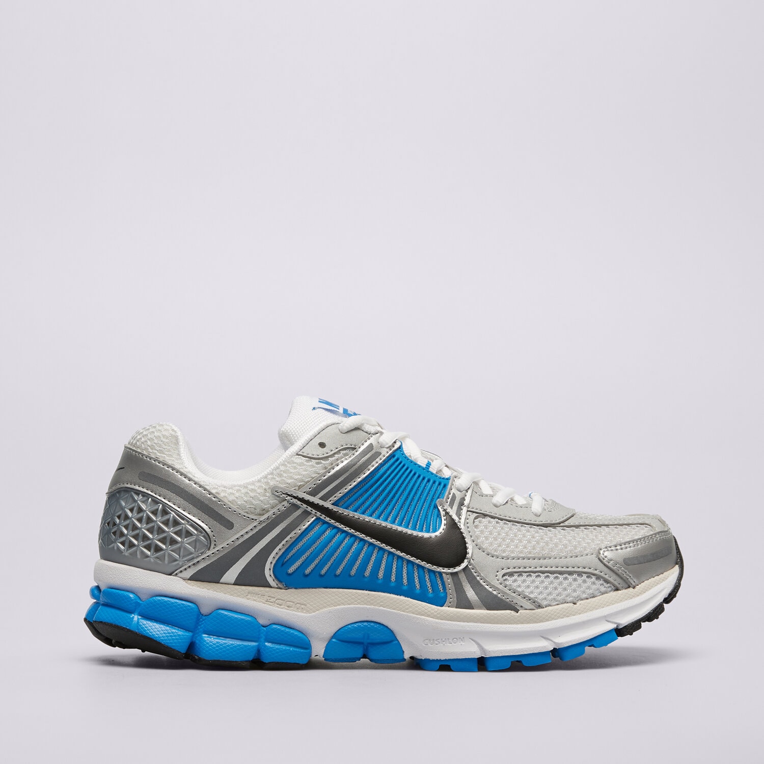 Moški superge NIKE ZOOM VOMERO 5 FJ4151-100 bela