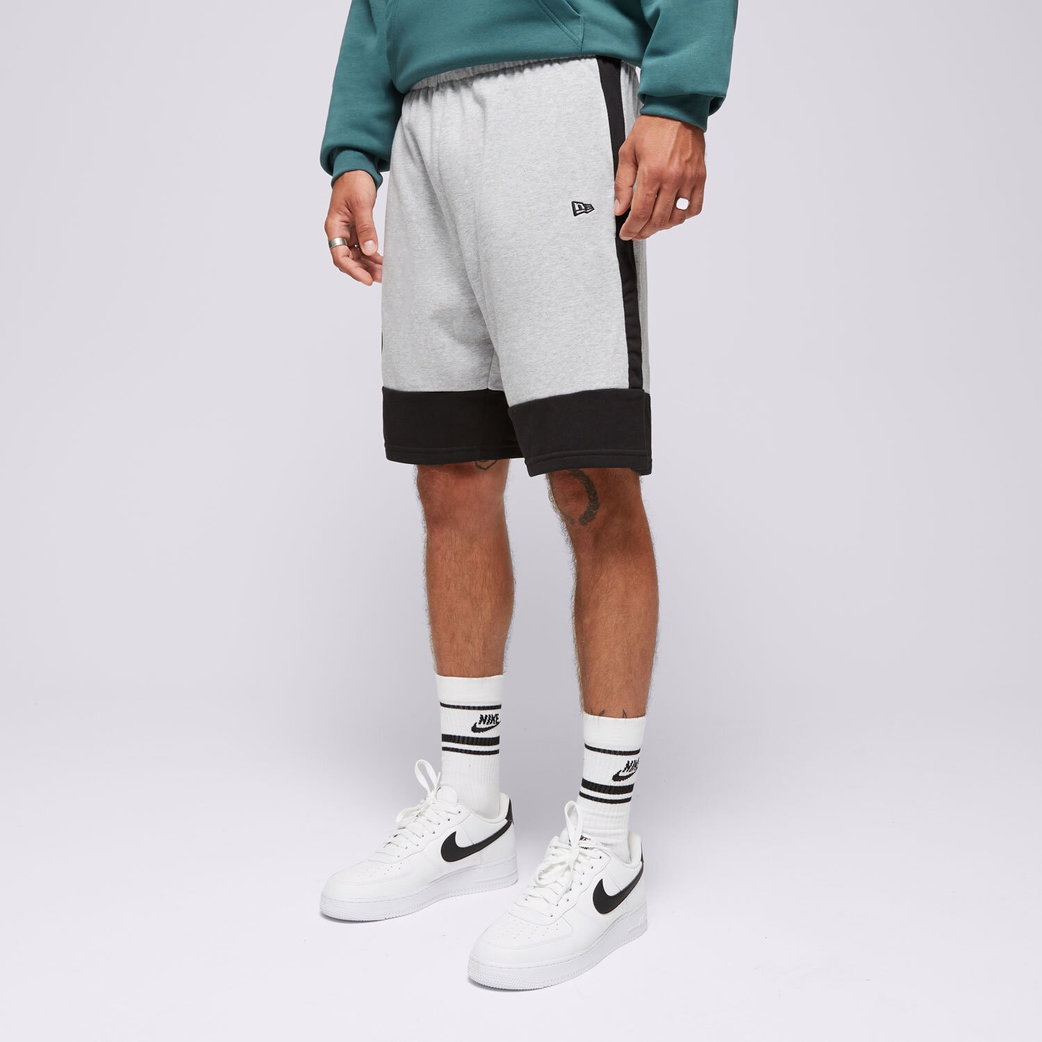 Moški kratke hlače NEW ERA KRATKE HLAČE NBA COLOUR BLOCK NETS BROOKLYN NETS 60502655 bela