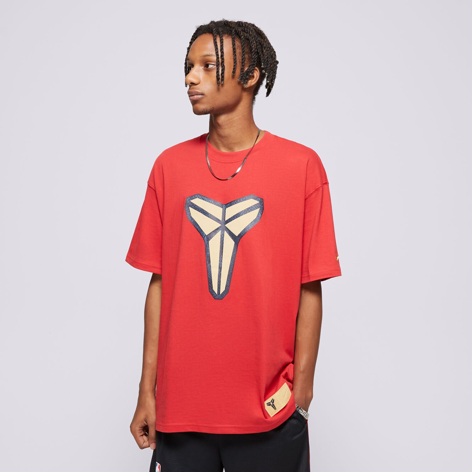 Moška majica s kratkimi rokavi NIKE T-SHIRT KB M NK TEE M90 FA24 NBA FZ8071-636 bordo