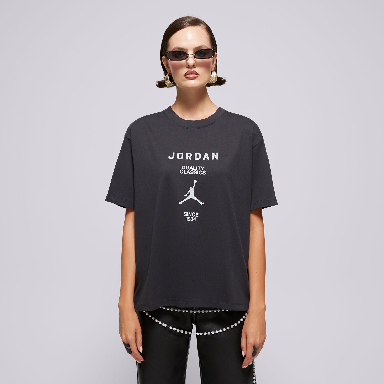 Ženska majica s kratkimi rokavi T SHIRT W JORDAN SS GF GFX TEE JQC OFF NOIR/(SAIL) FZ0617-045 črna