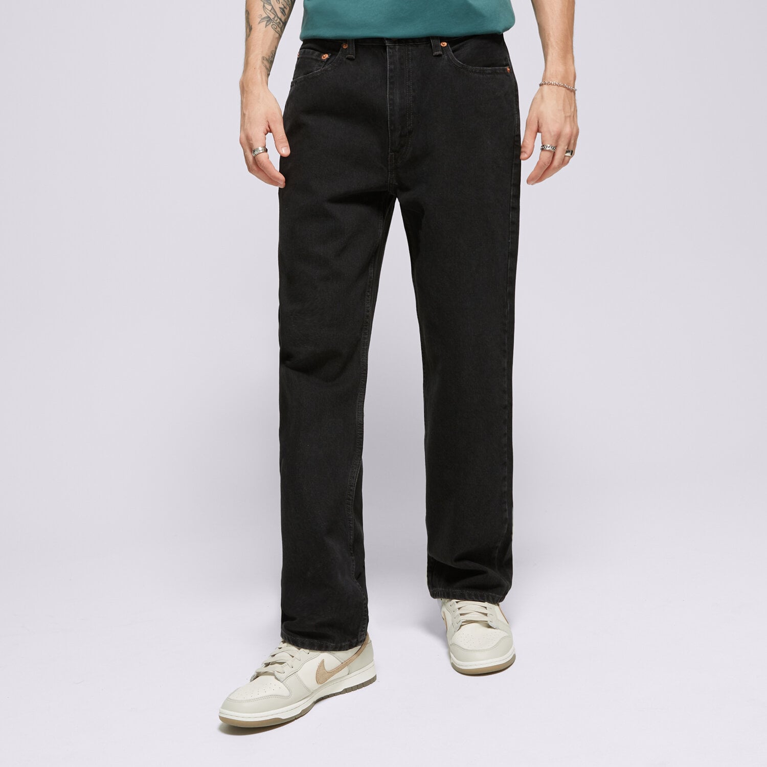 Moški hlače LEVI'S HLAČE 565 97 LOOSE STRAIGHT BLACKS A7221-0005 črna
