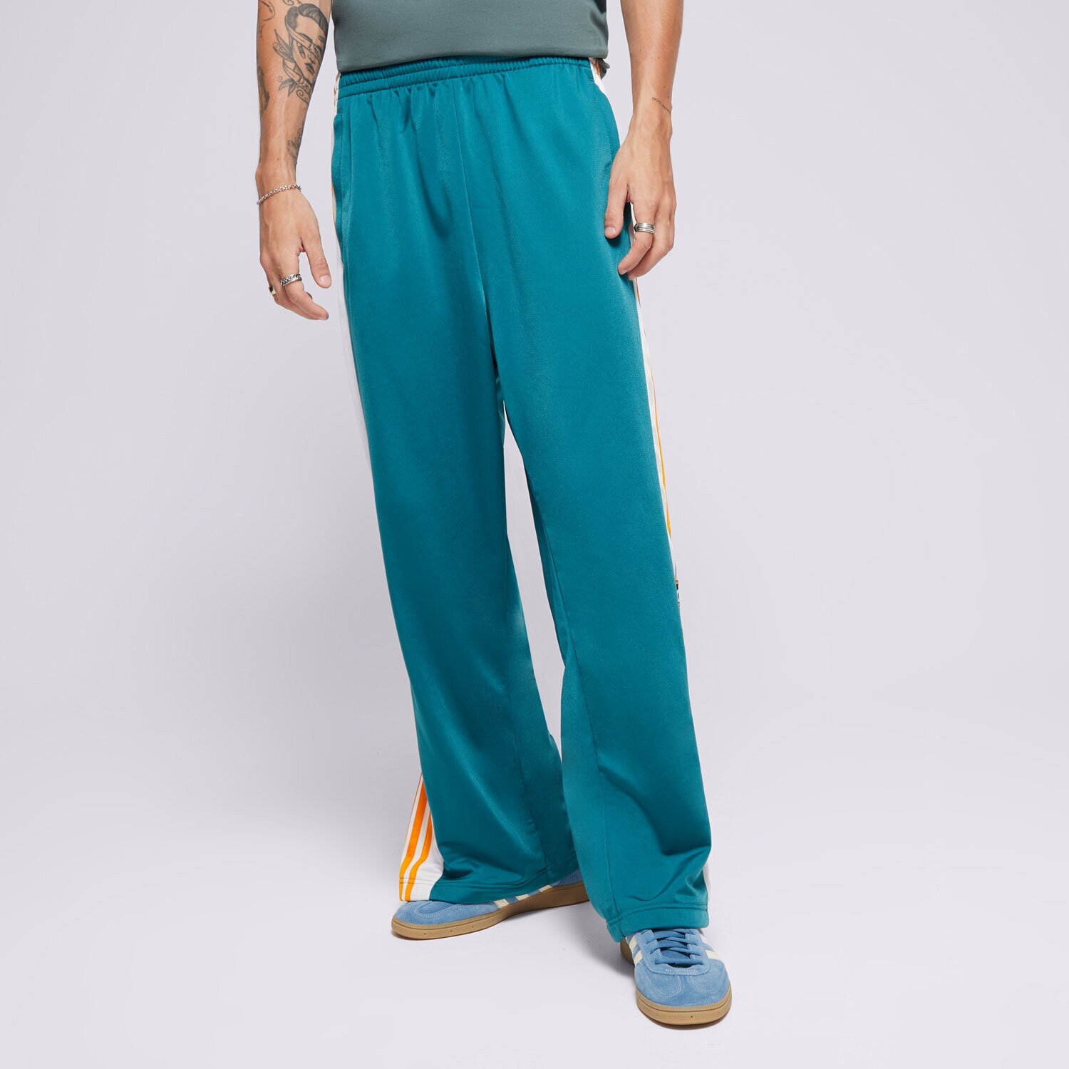 Moški hlače ADIDAS HLAČE ADIBREAK IY9932 zelena