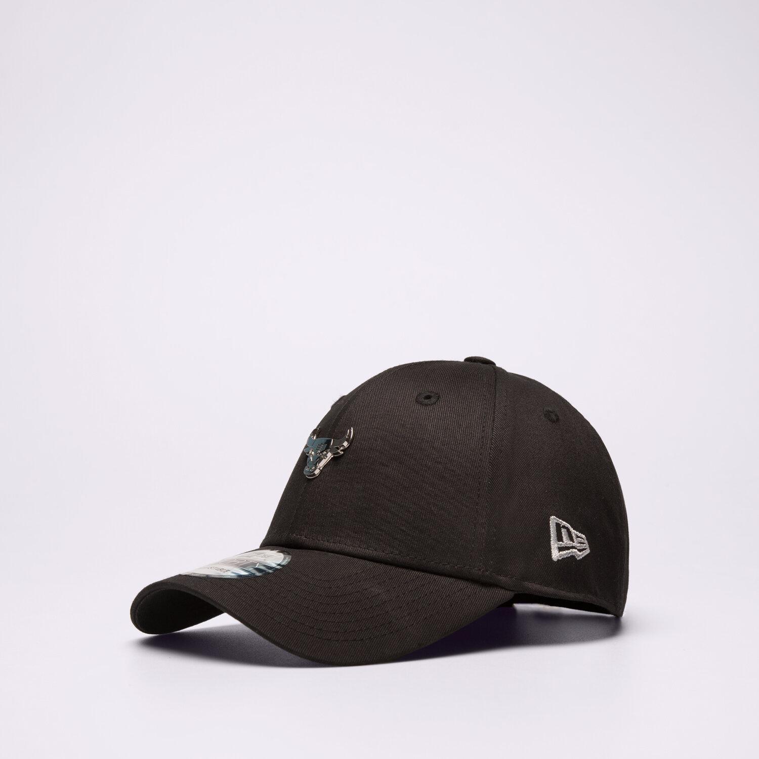Moška kapa s strešico NEW ERA KAPA METALLIC PIN 940 BULLS CHICAGO BULLS BLK 60565153 črna