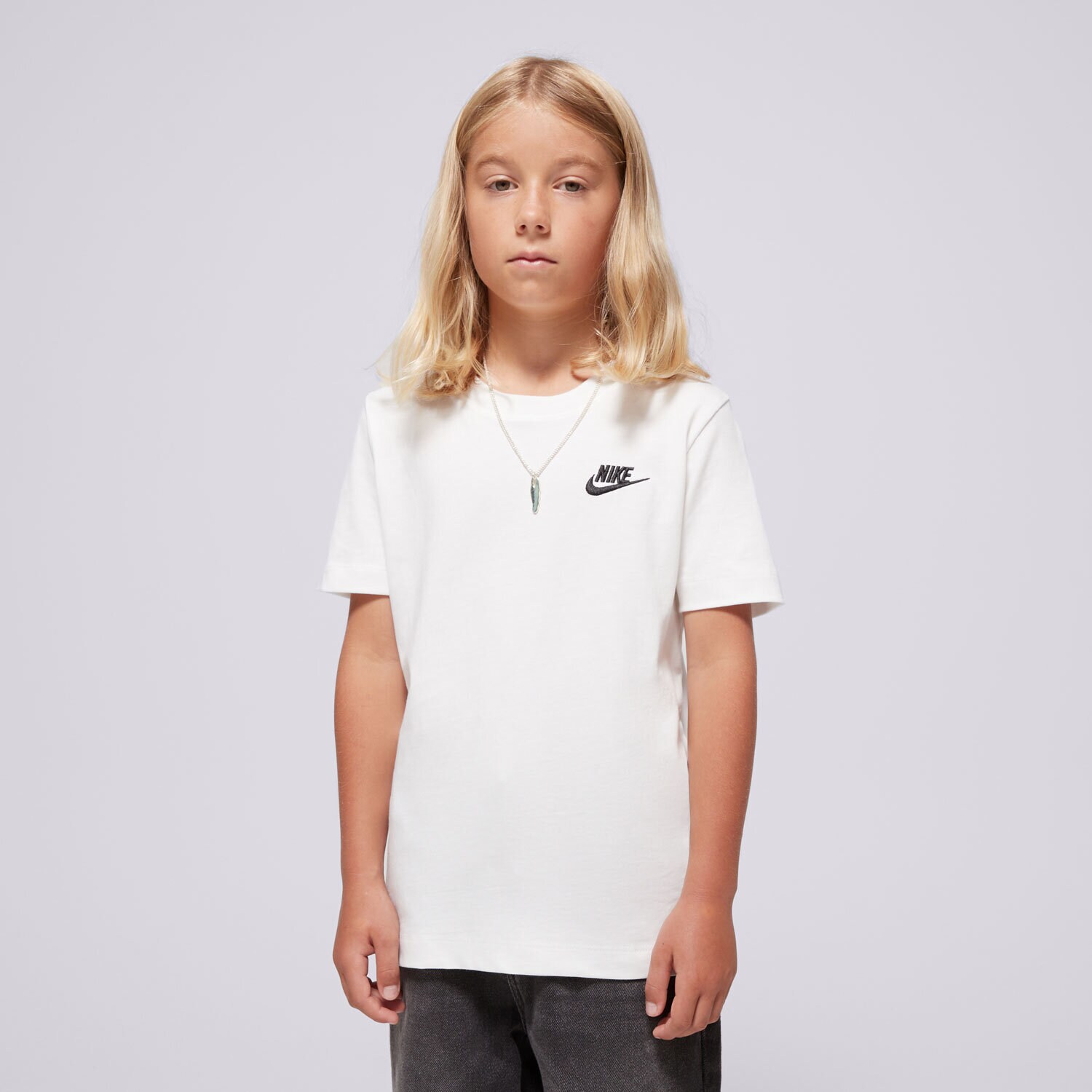 Otroška majica s kratkimi rokavi NIKE T-SHIRT K NSW TEE EMB FUTURA LBR BOY FZ5177-100 bela