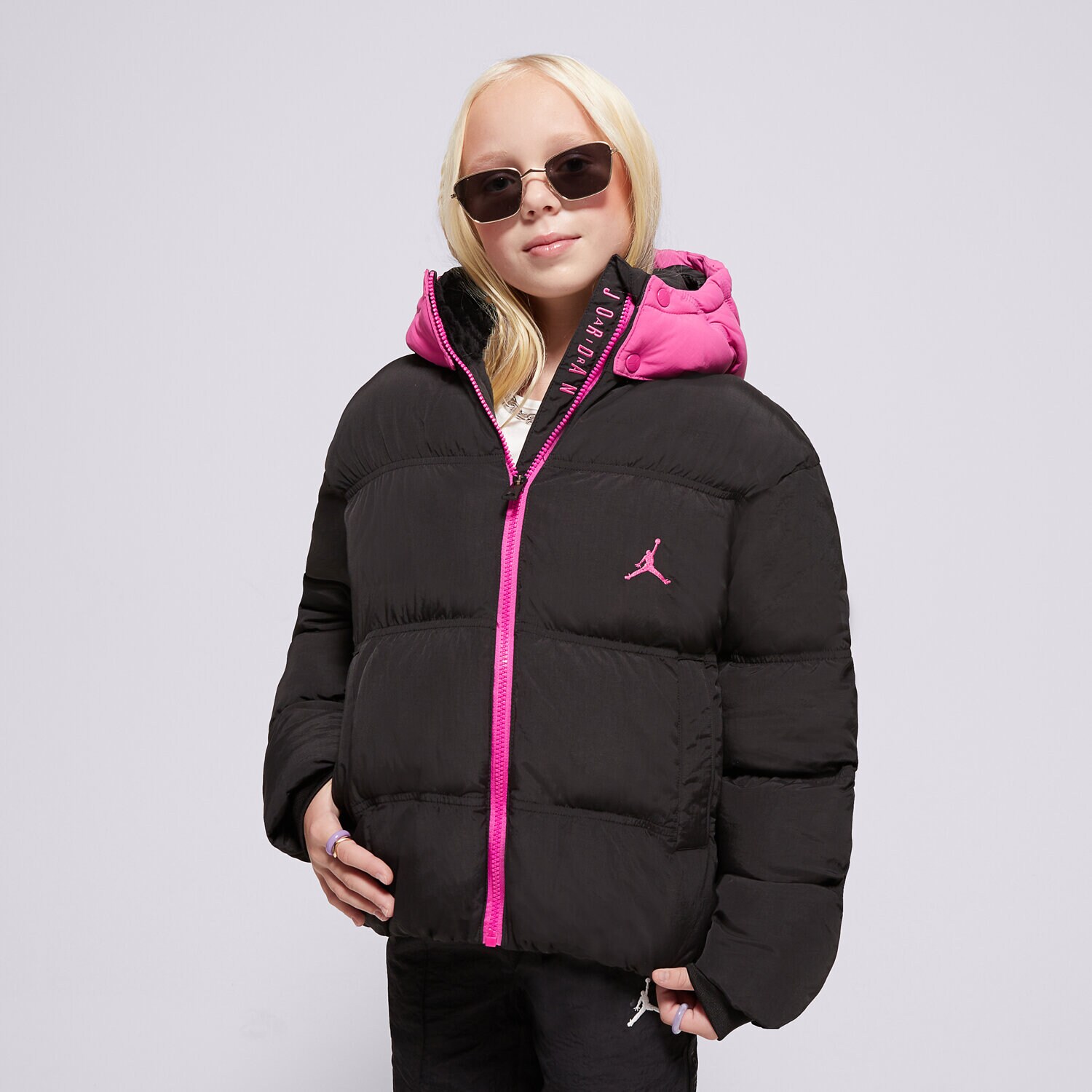 Otroški pulover JORDAN JAKNA ZIMSKA JDG HEAVIEST WT PUFFER GIRL 45D196-023 črna