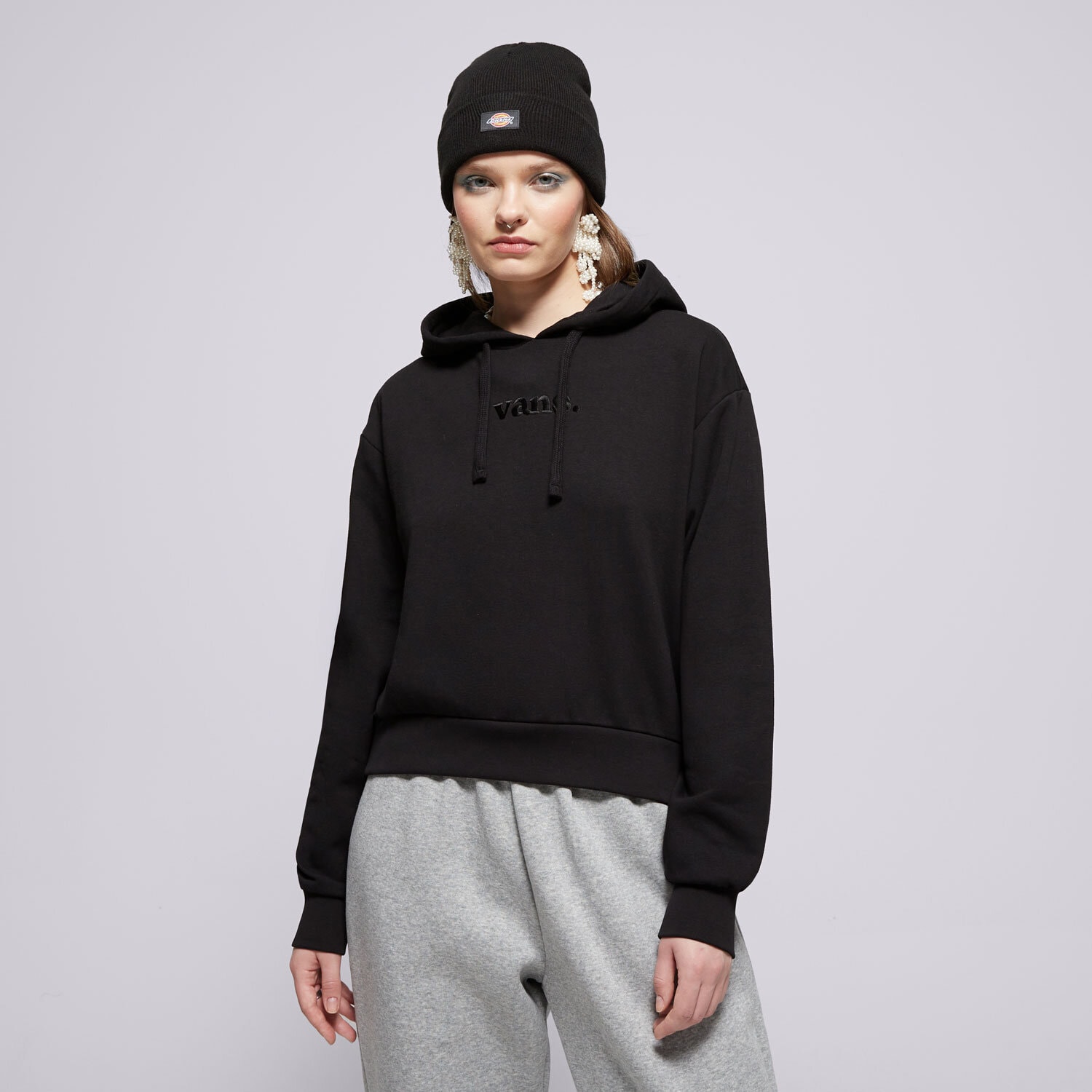 Ženski pulover VANS JOPICA S KAPUCO W ESSENTIAL FT RLX PO VN000JF6BLK črna