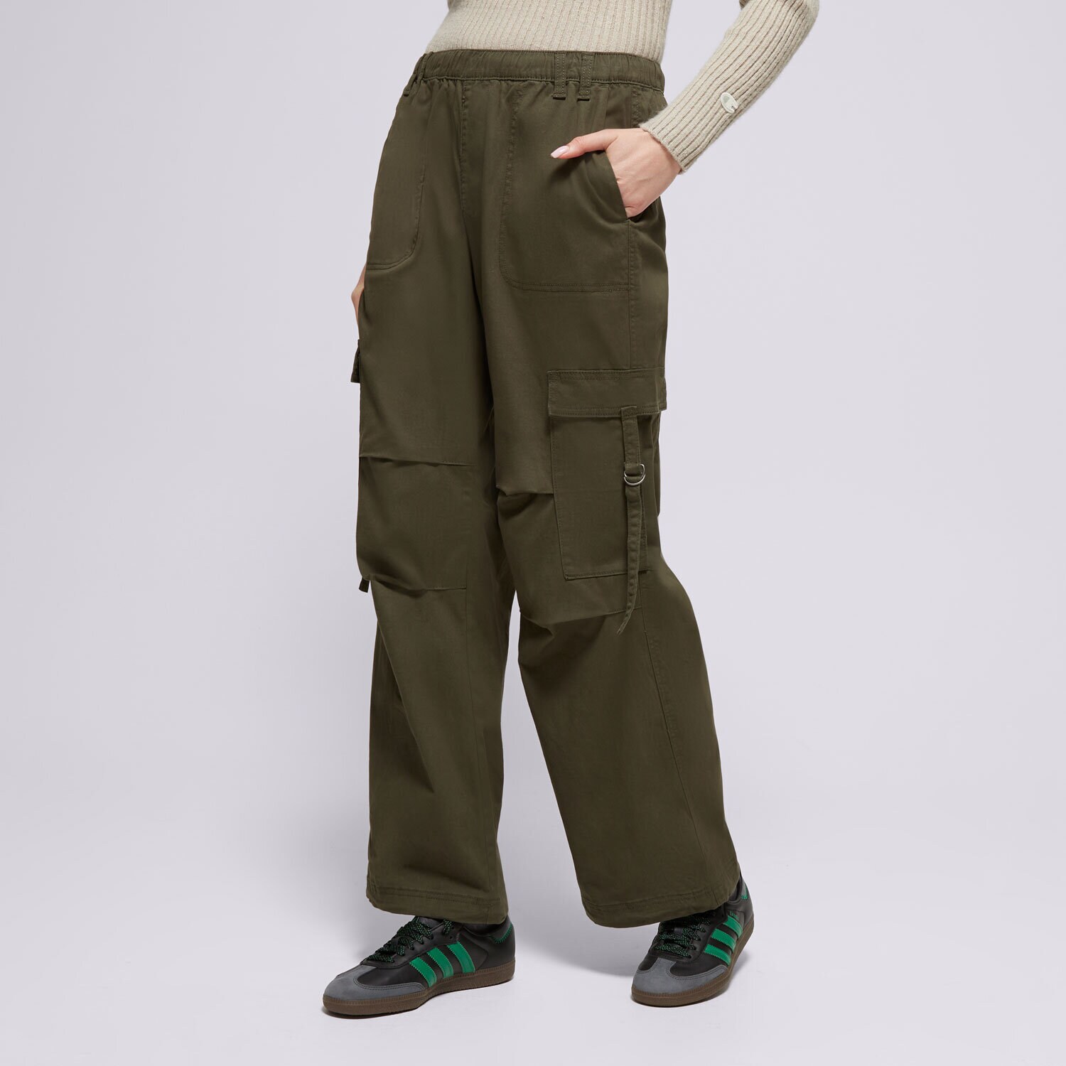 Ženske hlače CHAMPION HLAČE PARACHUTE PANTS 117503GS508 kaki