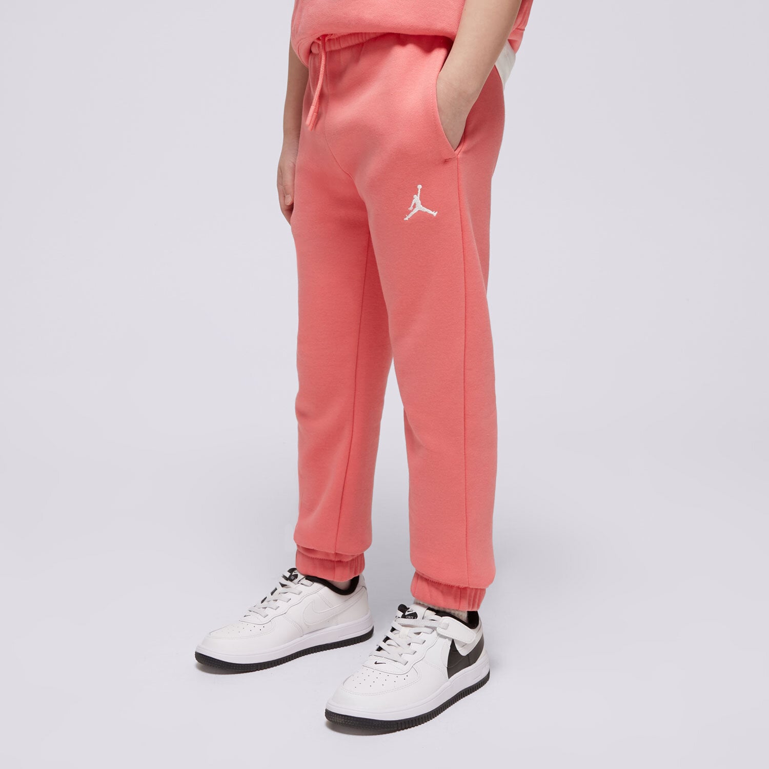 Otroški hlače JORDAN HLAČE JDG BROOKLYN ESSENTIALS PANT GIRL 4BD295-A0Y roza