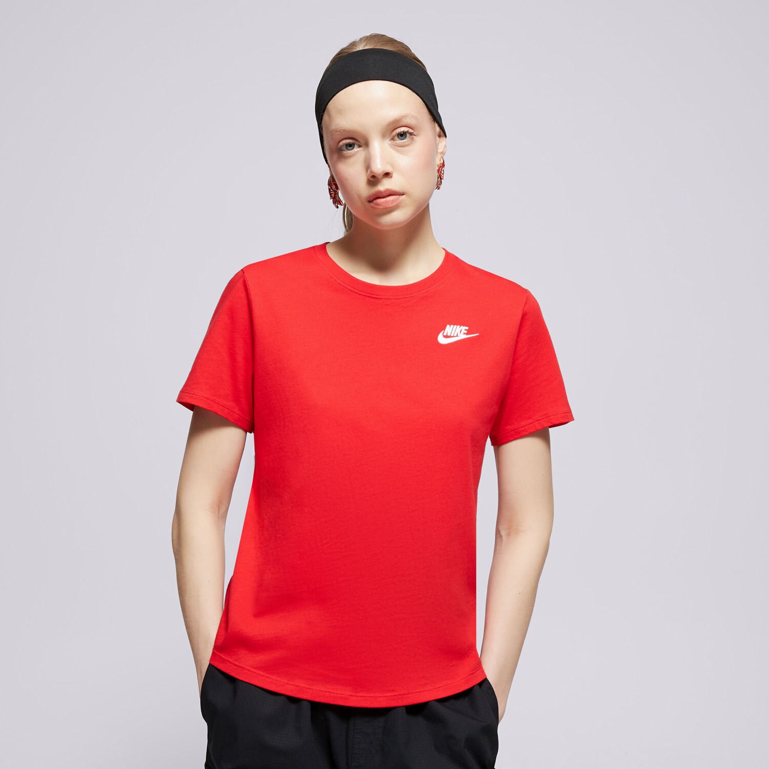 Ženska majica s kratkimi rokavi NIKE T-SHIRT W NSW CLUB SS TEE DX7902-657 rdeča