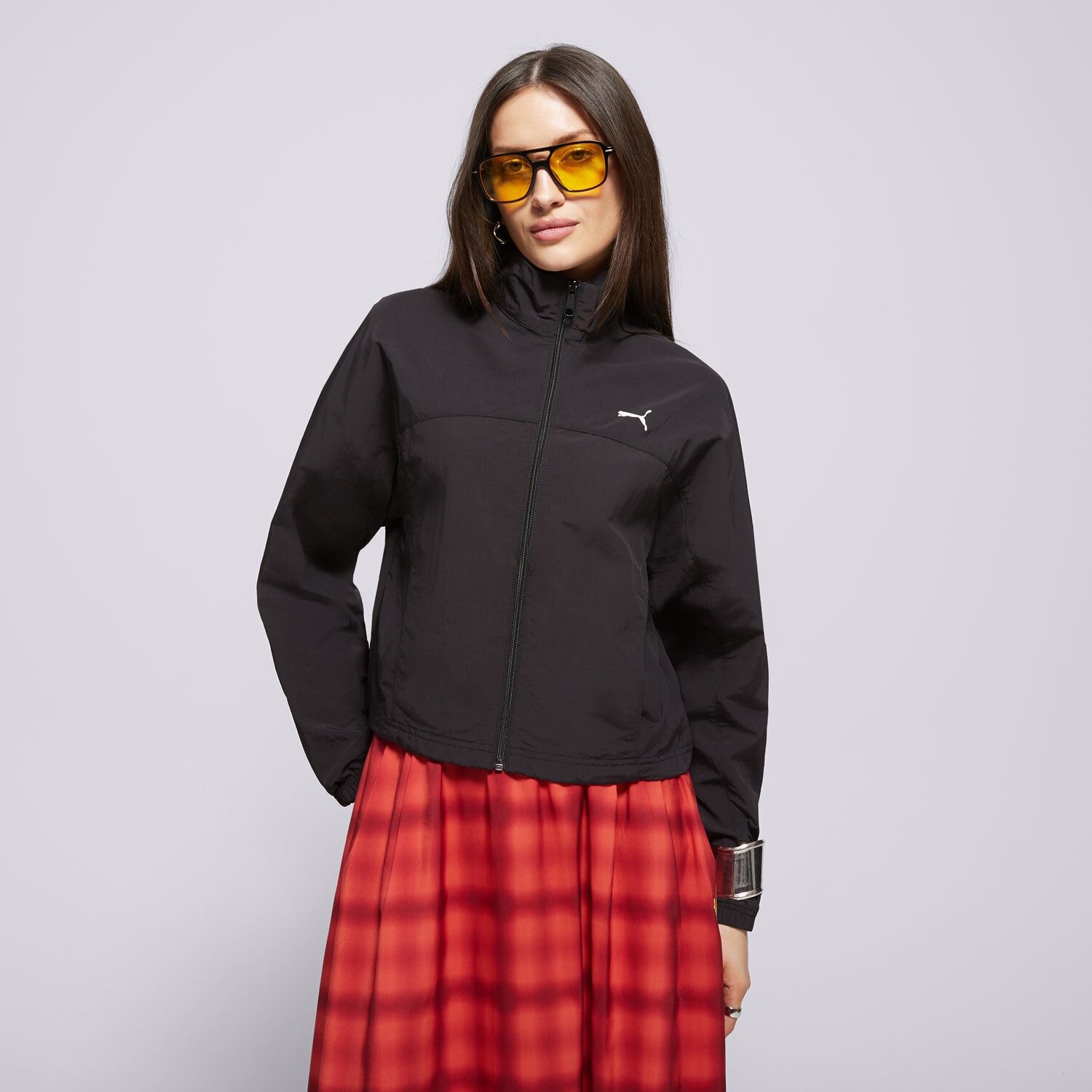 Ženska jakna za prehodni čas PUMA JAKNA OVERSIZED ZIP-OFF WOVEN JACKET 629807 01 črna