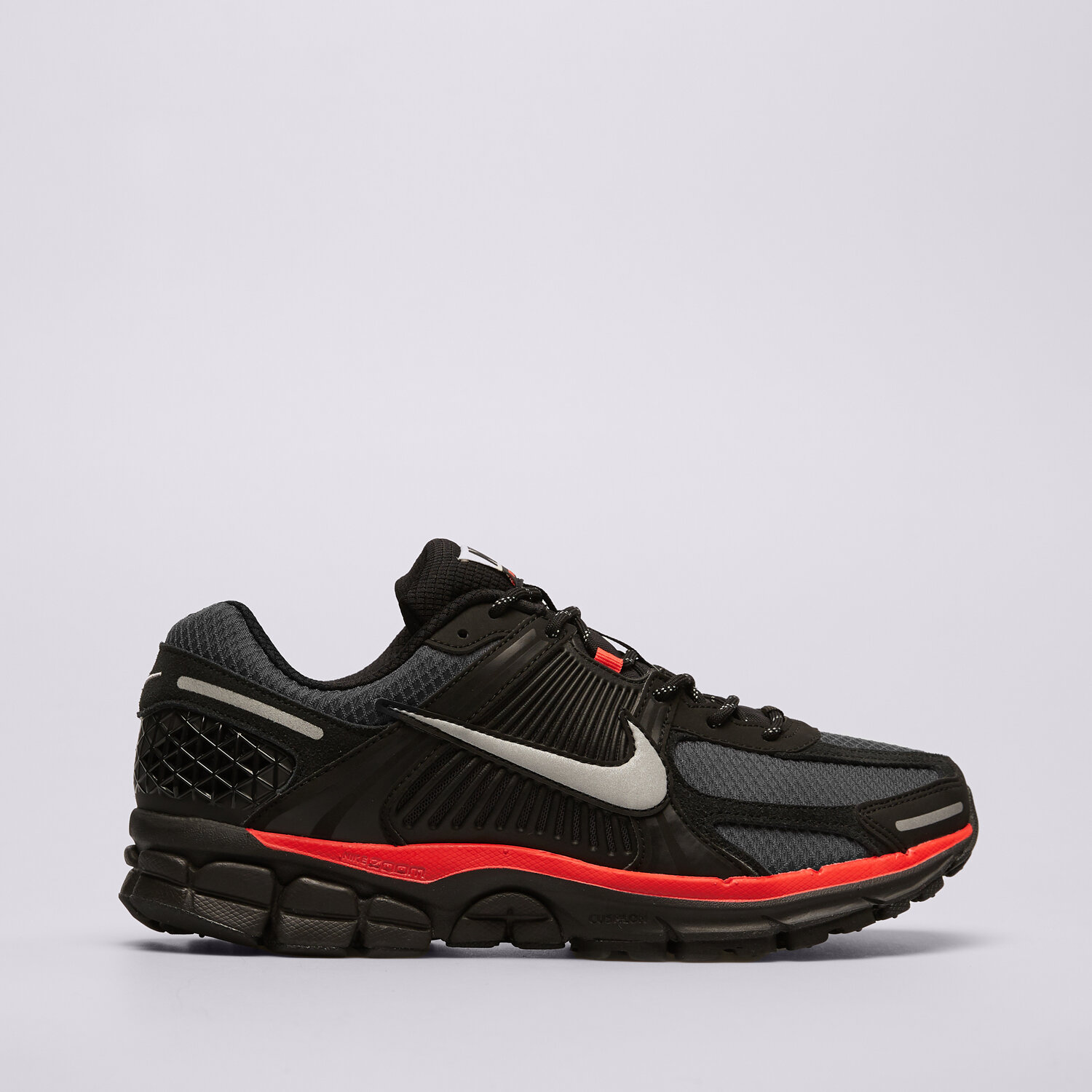 Moški superge NIKE ZOOM VOMERO 5 HV2527-002 črna