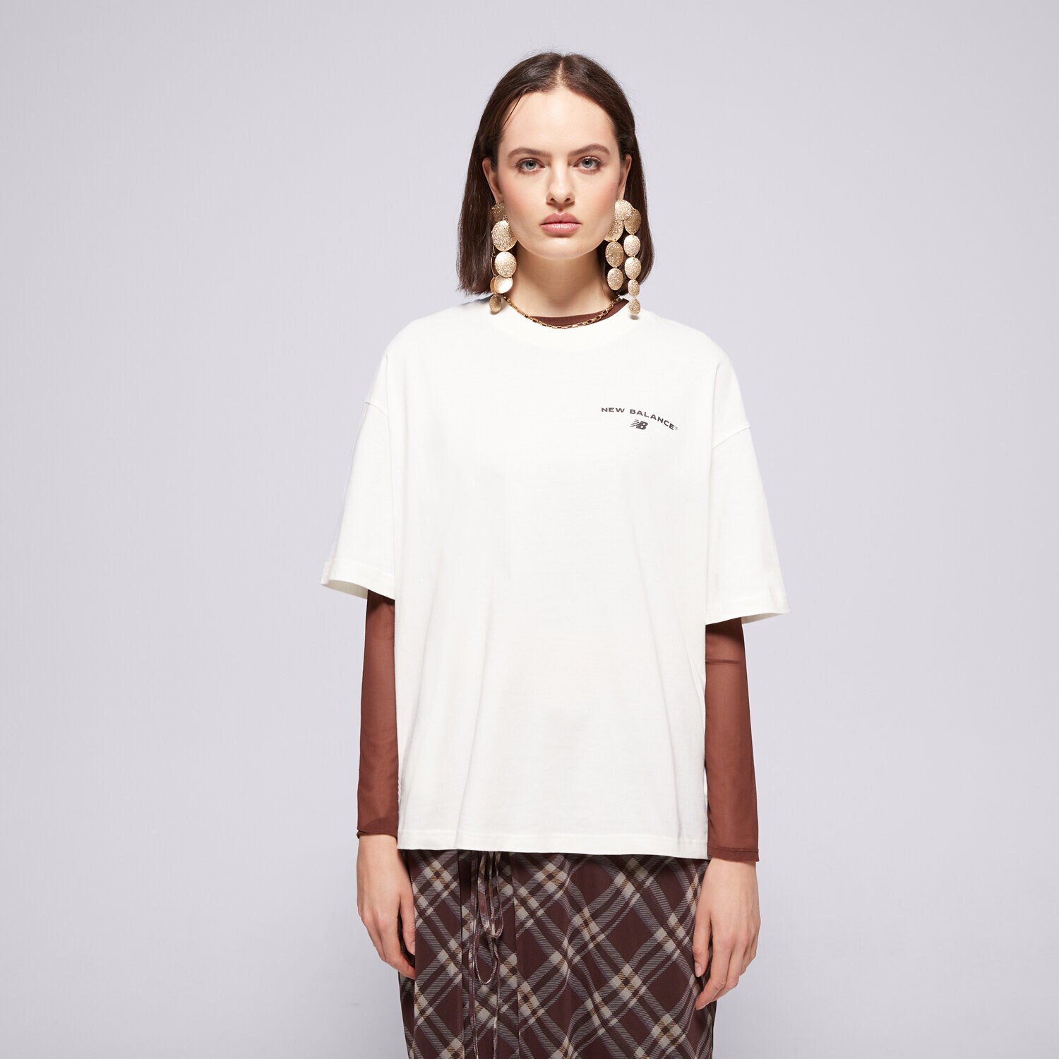 Ženska majica s kratkimi rokavi NEW BALANCE T-SHIRT REIMAGINED OVERSIZED WT51529SST kremna barva