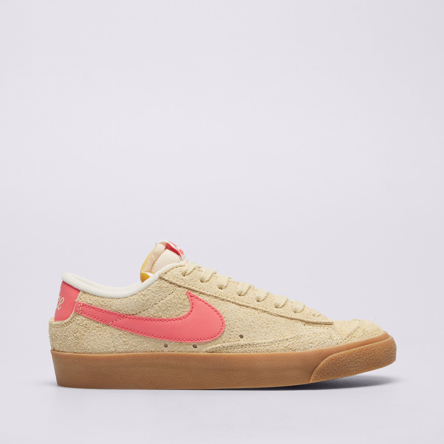 Ženske superge NIKE BLAZER LOW '77 VINTAGE FQ8060-700 rumena