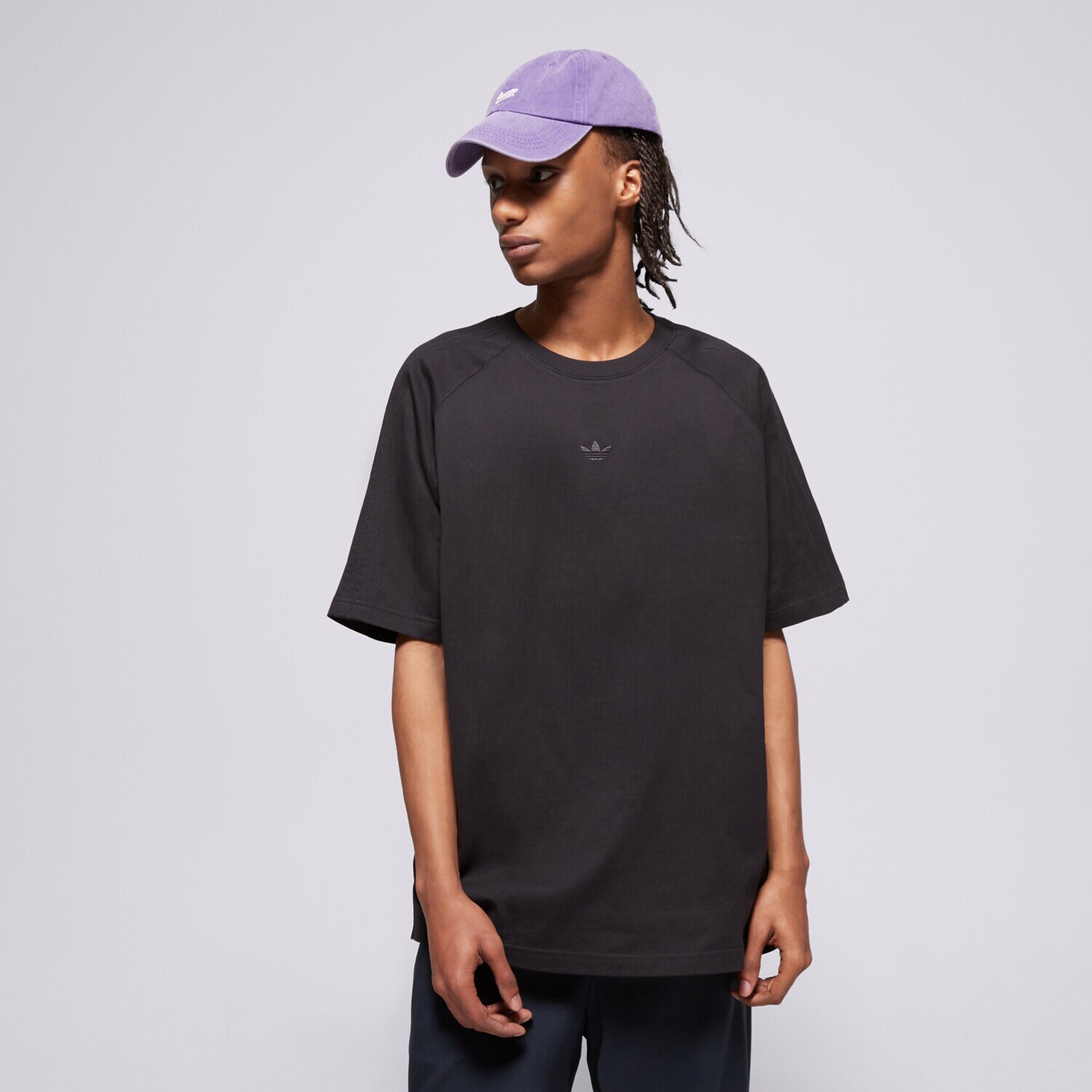 Moška majica s kratkimi rokavi ADIDAS T-SHIRT P ESS TEE JC9570 črna