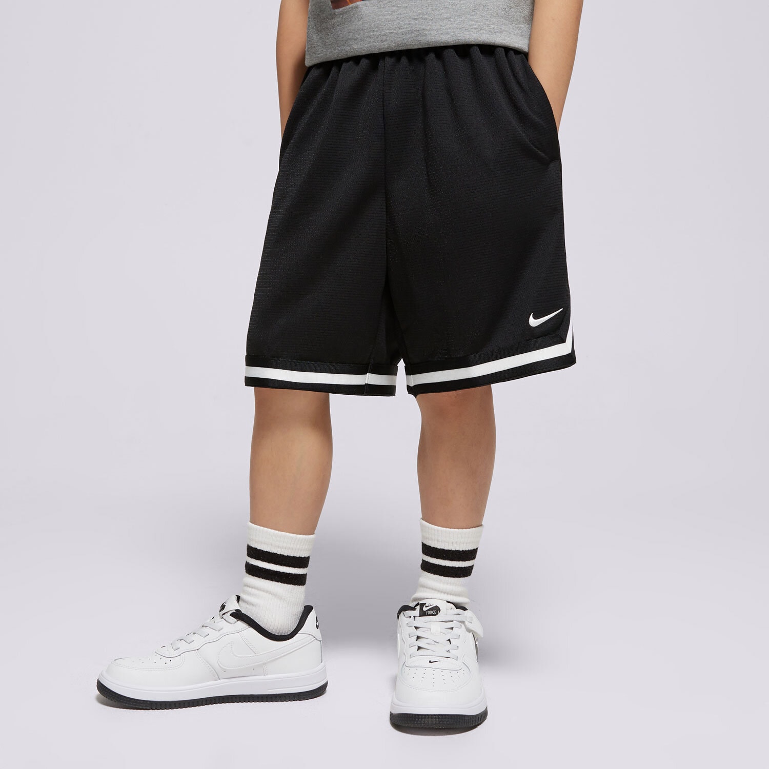 Otroški kratke hlače in obleke NIKE KRATKE HLAČE B NK DF DNA 24 SHORT BOY FJ6802-010 črna