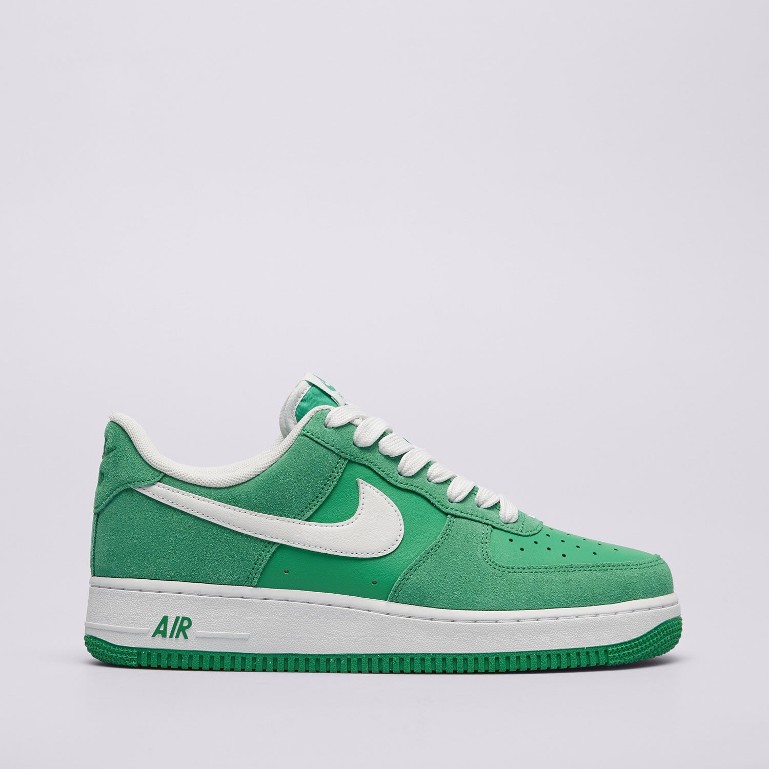 Moški superge NIKE AIR FORCE 1 '07 LV8 IB6388-300 zelena