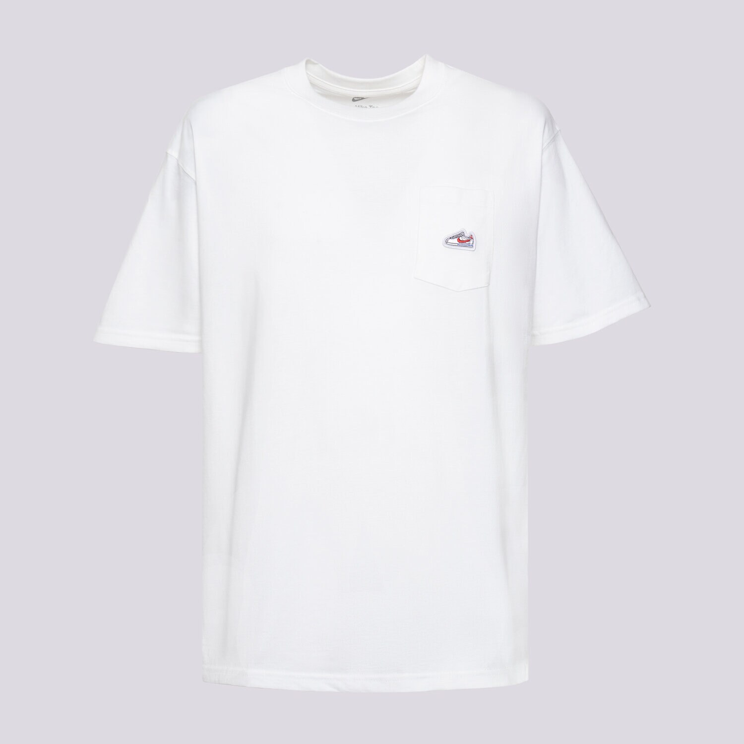 Moška majica s kratkimi rokavi NIKE T-SHIRT U NSW TEE M90 SNKR PTCH PKT 2 IB1382-100 bela
