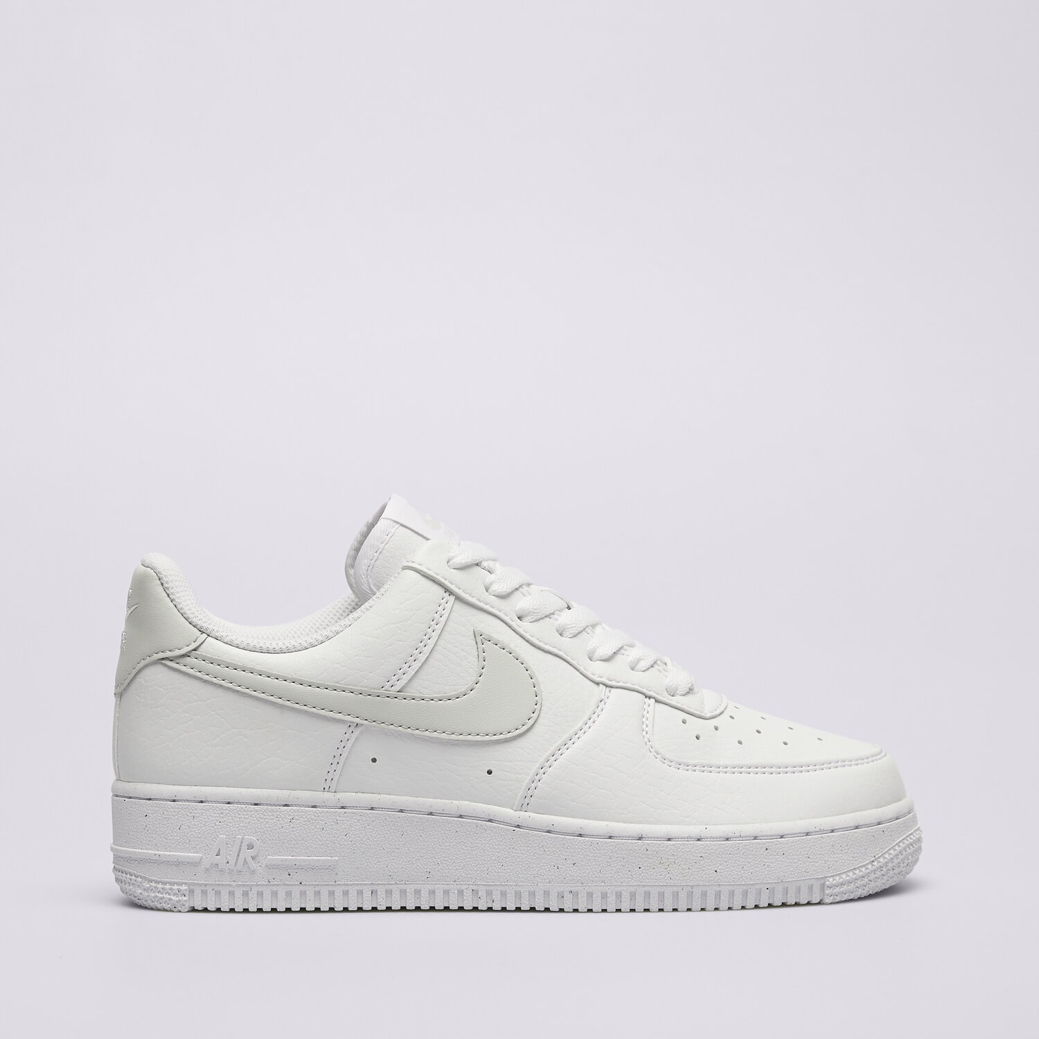 Ženske superge NIKE AIR FORCE 1 '07 NEXT NATURE DV3808-109 bela