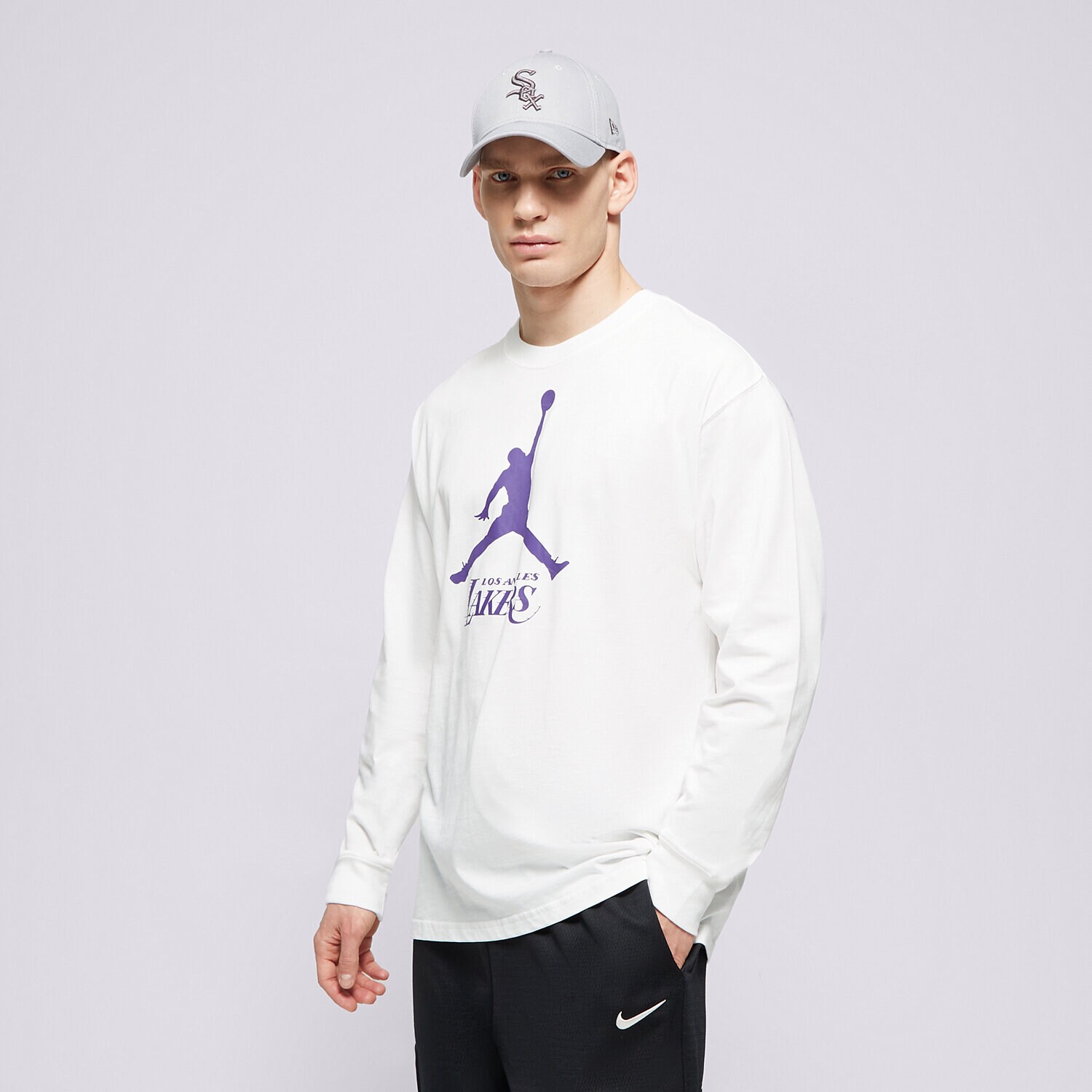 Moška majica s kratkimi rokavi NIKE T SHIRT LAL M NK ES NBA JDN LS NBA FN1268-100 bela