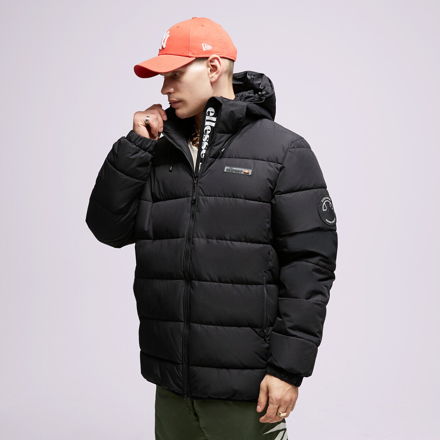 Moška zimska jakna ELLESSE JAKNA PUHASTA GERANA PADDED JACKET BLK SHT19084011 črna