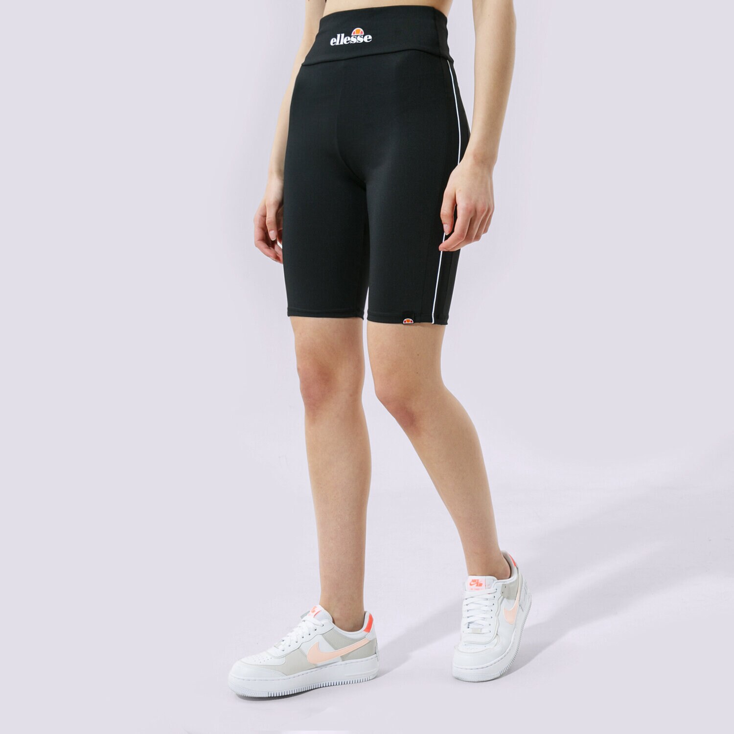Ženske kratke hlače ELLESSE KRATKE HLAČE CONO CYCLE SHORT BLK SGJ11891011 črna