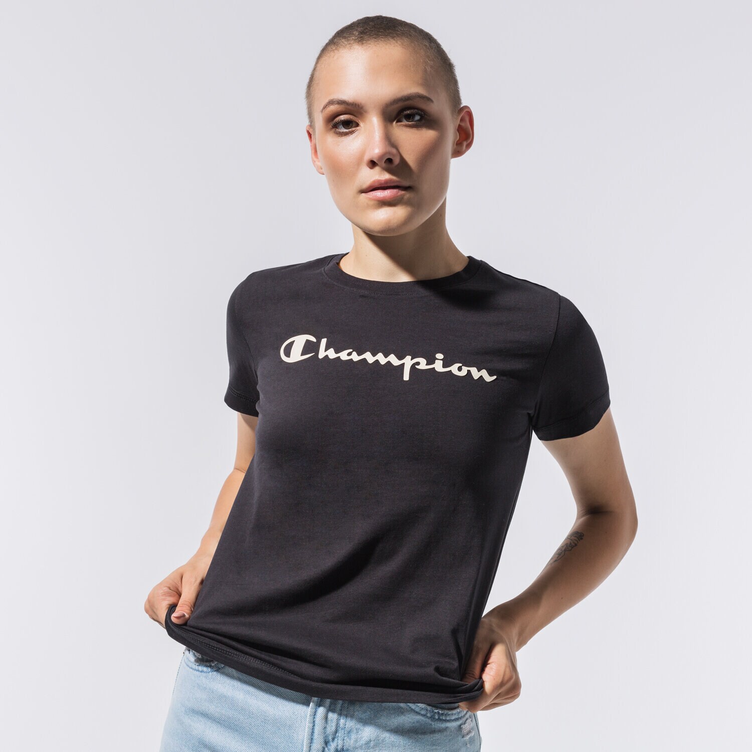 Ženska majica s kratkimi rokavi CHAMPION T-SHIRT CREWNECK T-SHIRT 113223KK001 črna