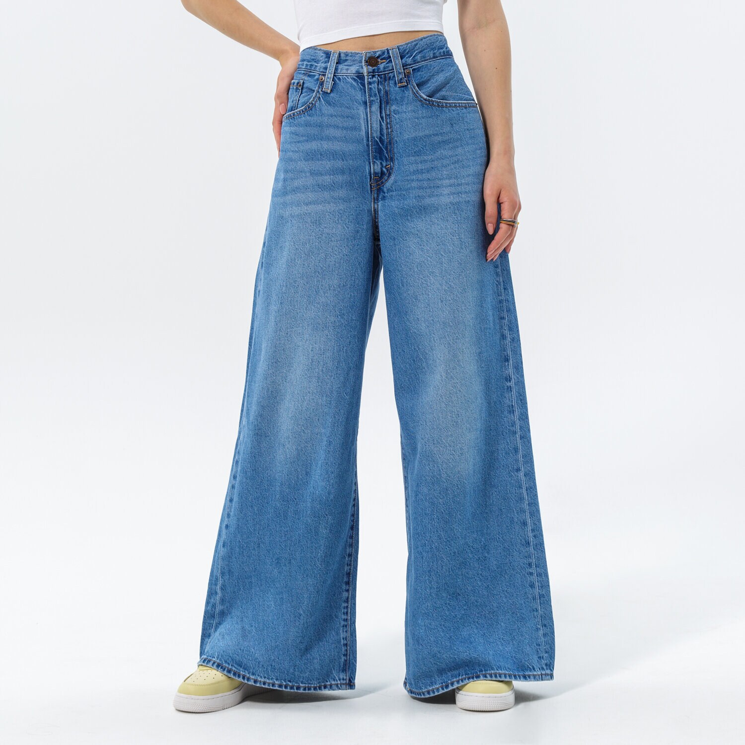 Ženske hlače LEVI'S HLAČE XL FLOOD A4020-0003 mornarsko modra