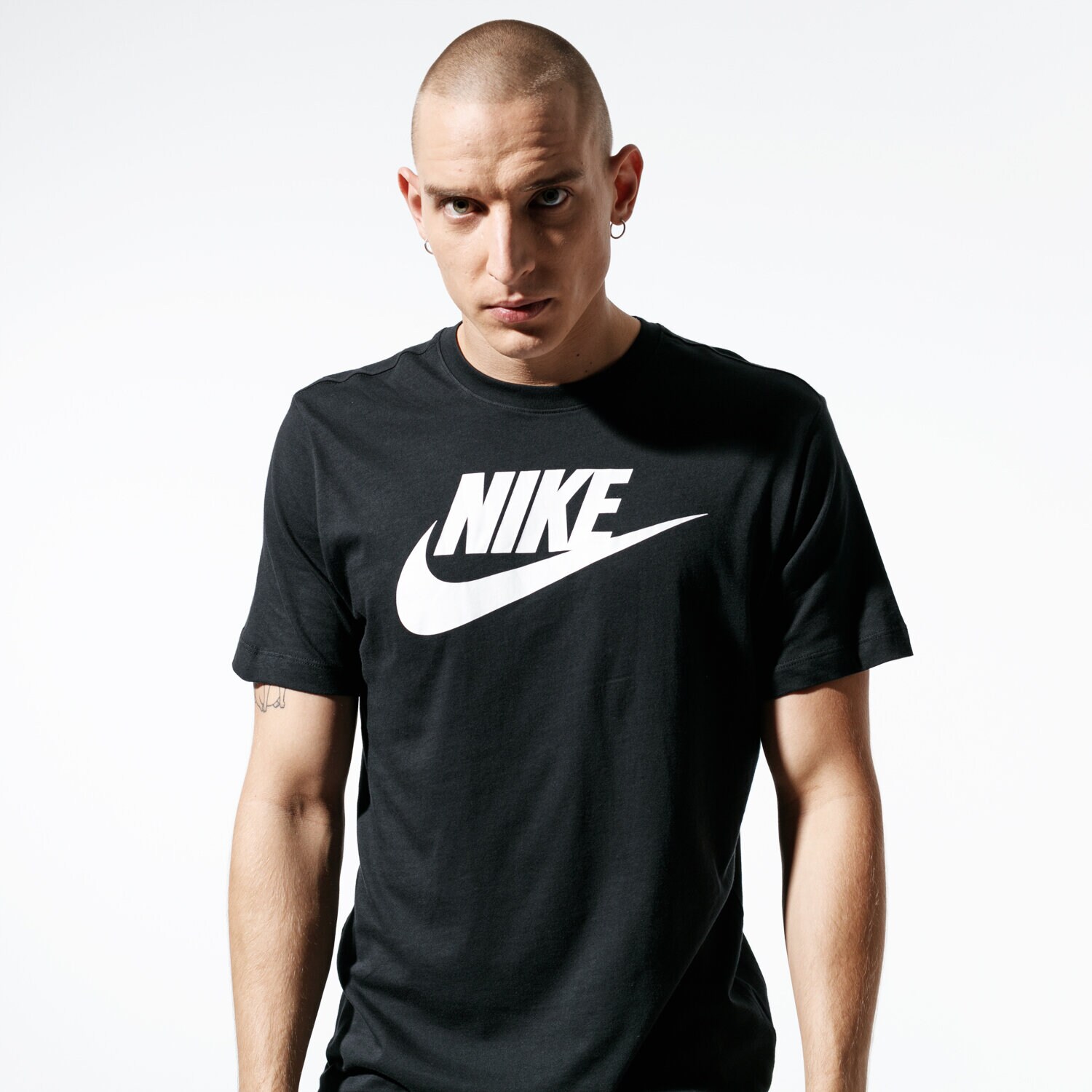 Moška majica s kratkimi rokavi NIKE T-SHIRT SS M NSW TEE ICON FUTURA AR5004-010 črna