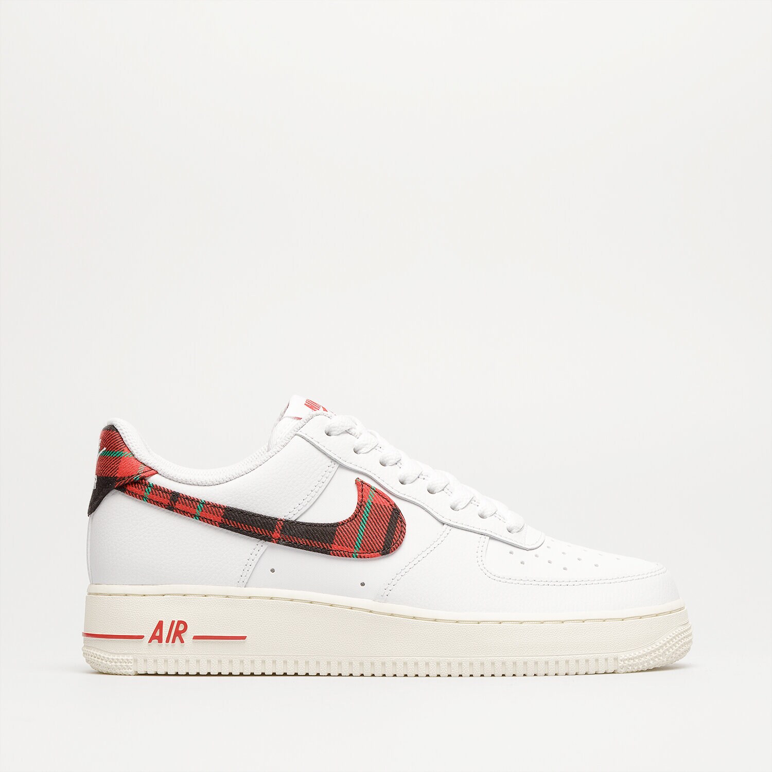 Moški superge NIKE AIR FORCE 1 '07 LV8 DV0789-100 bela