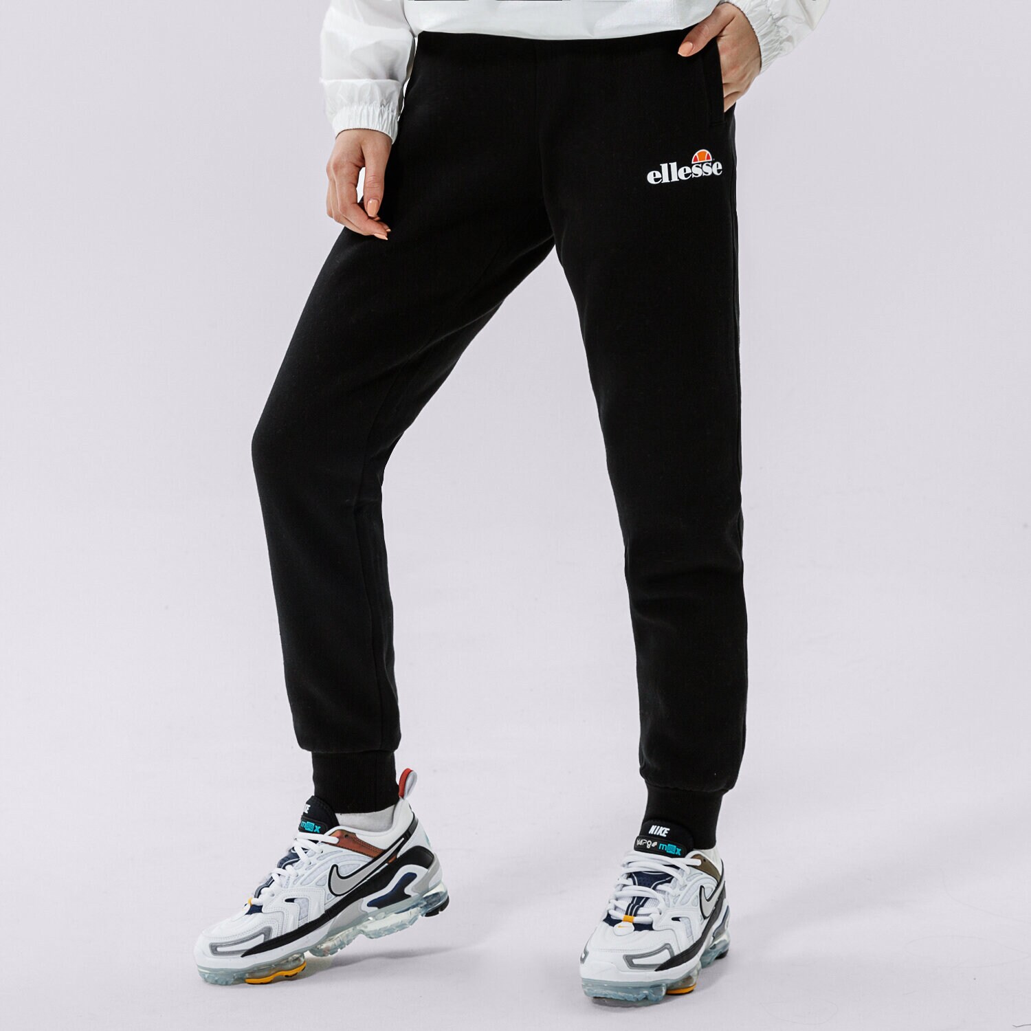 Ženske hlače ELLESSE HLAČE HALLOULI JOG PANTS BLK SGK13652011 črna
