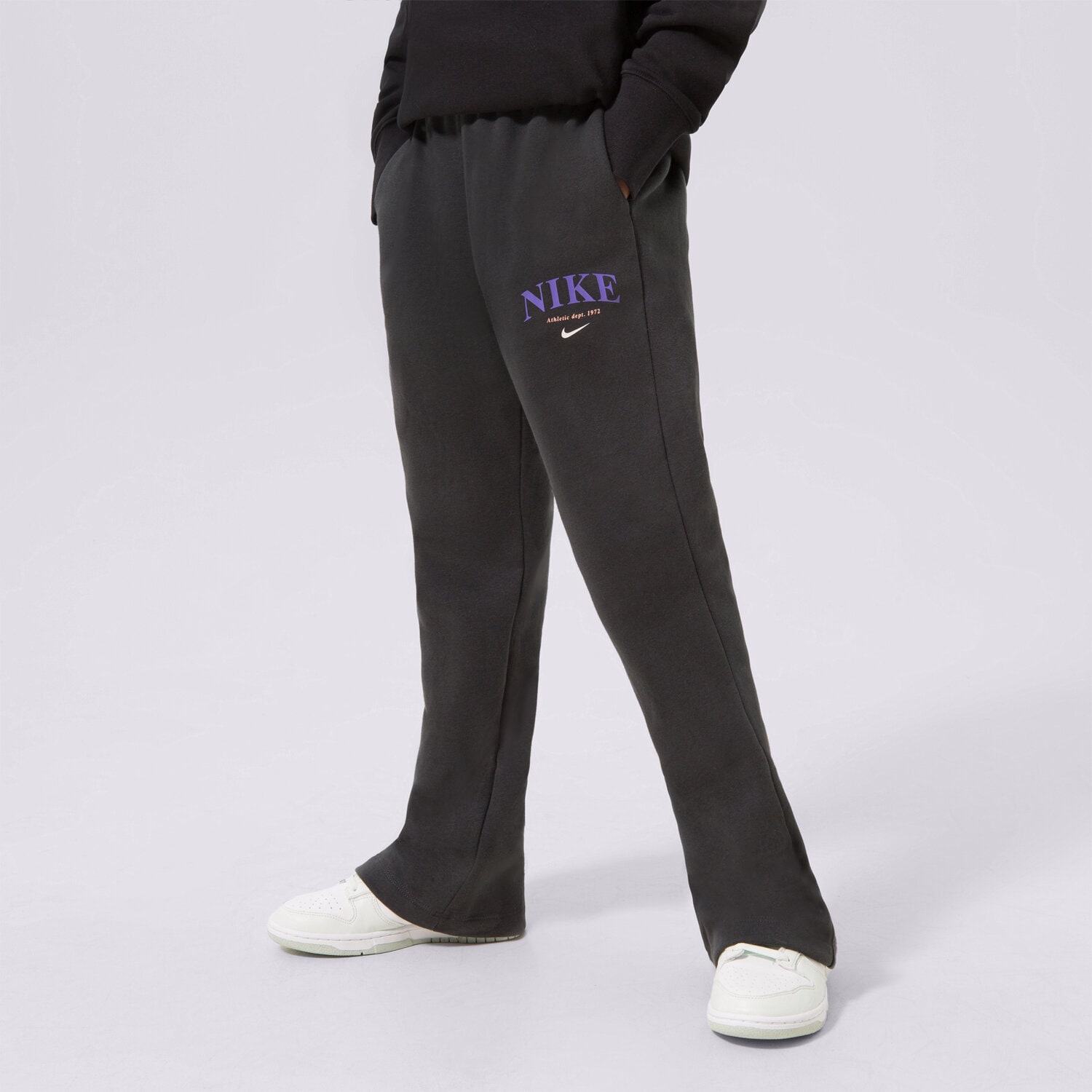 Otroški hlače NIKE HLAČE G NSW TREND FLC PANT GIRL DV2564-045 črna