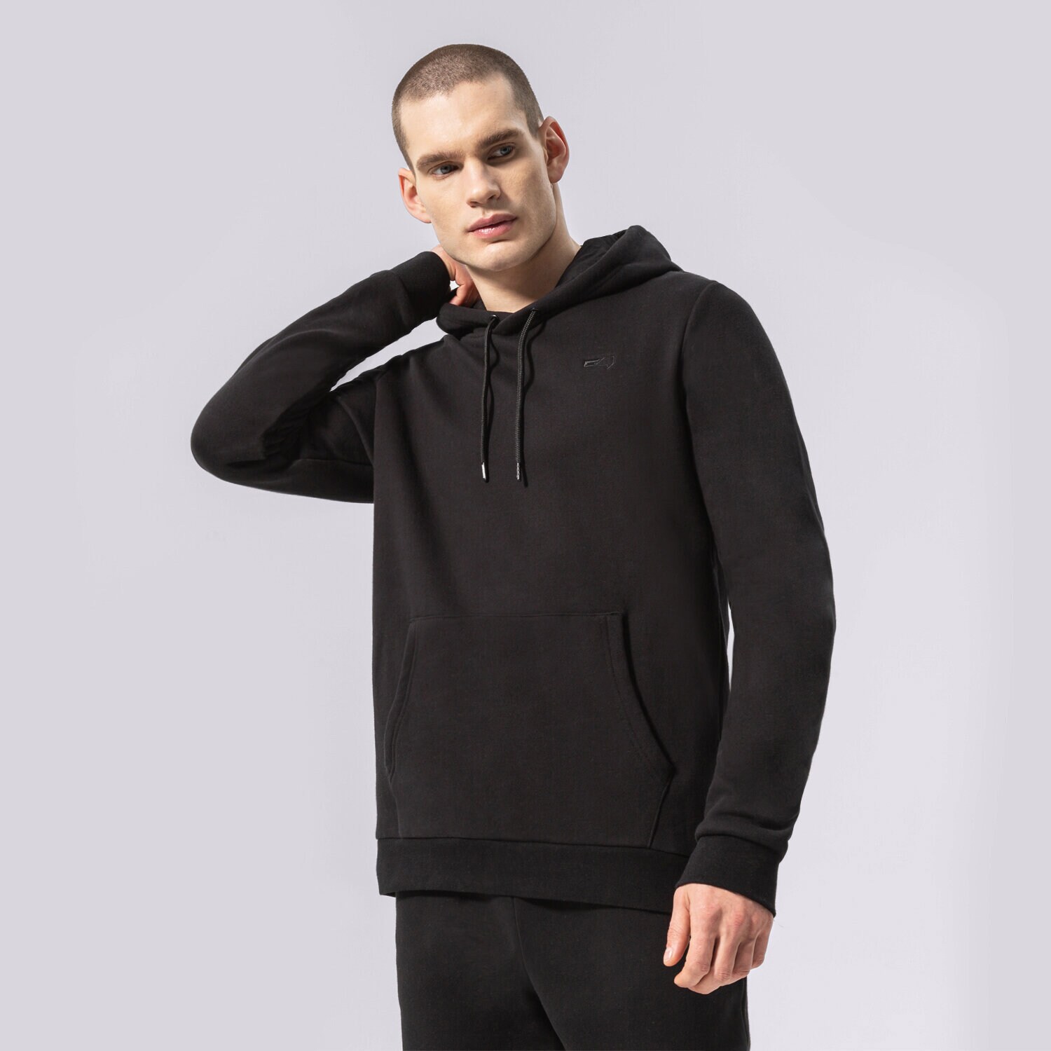 Moški pulover CONFRONT JOPICA S KAPUCO ESSENTIAL CF122BLM91001 črna