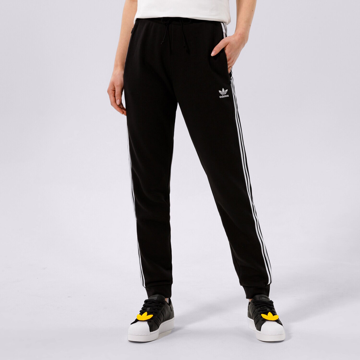 Ženske hlače ADIDAS HLAČE SLIM GD2255 črna