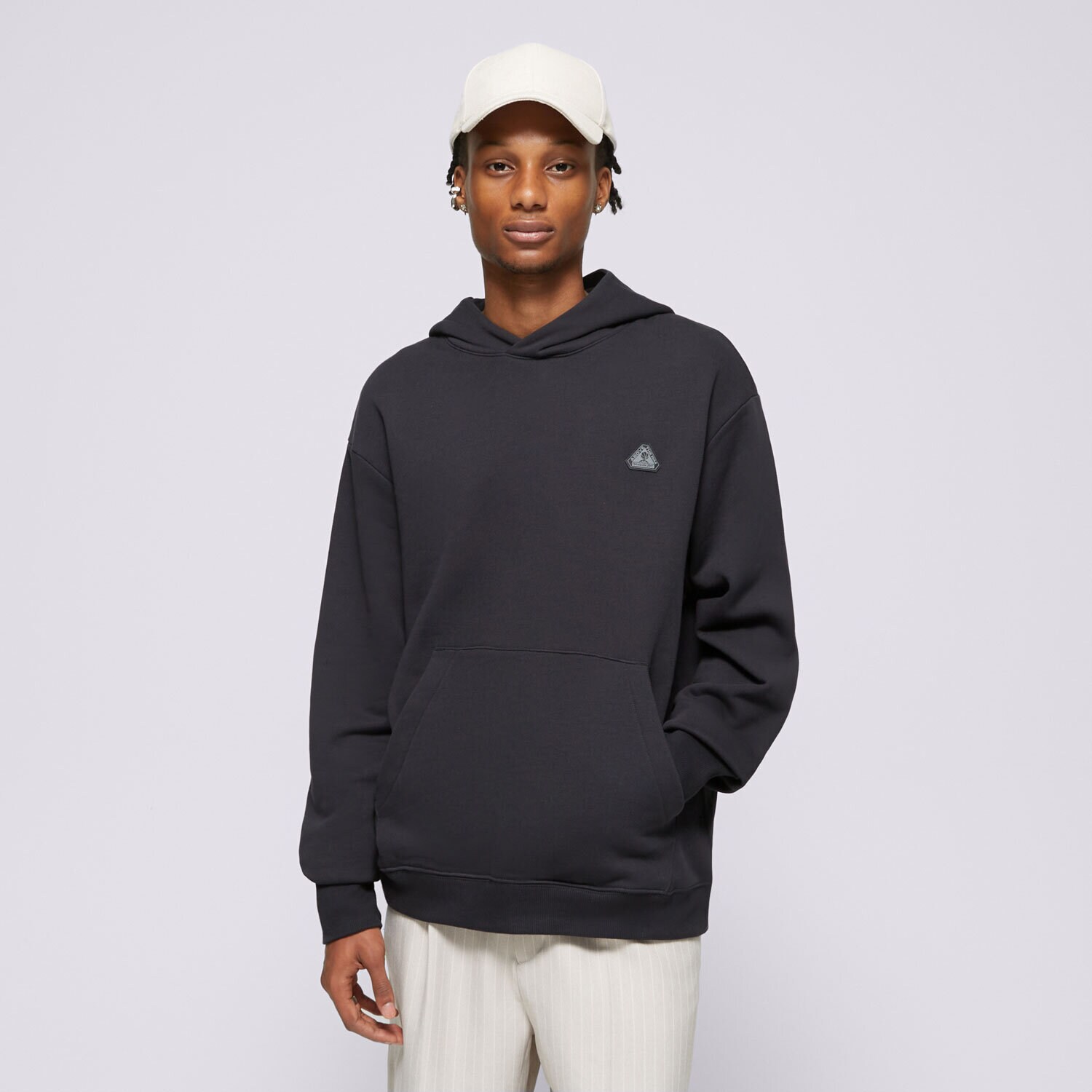 Moški pulover REEBOK JOPICA S KAPUCO ATR HOOPWEAR HOODIE 100075817 črna